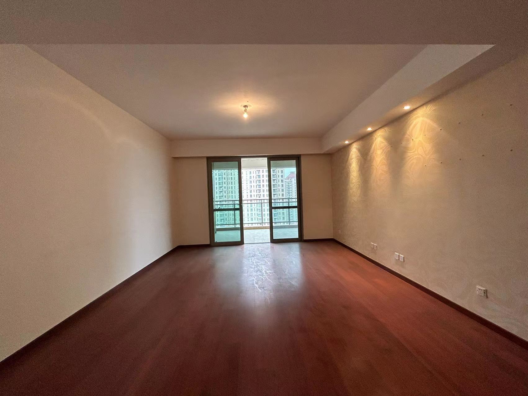 晋合湘水湾一期 4室2厅2卫 170.0万 晋合湘水湾一期 4室2厅2卫 170.0万室内图