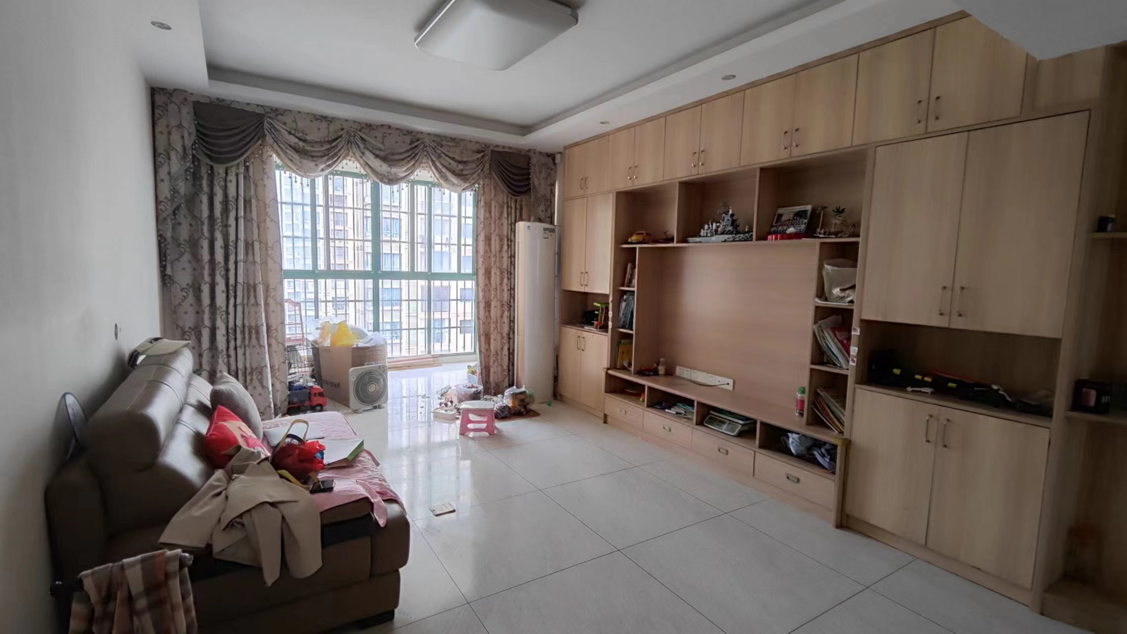 湖景名城 4室2厅2卫 87.80万 湖景名城 4室2厅2卫 87.80万室内图