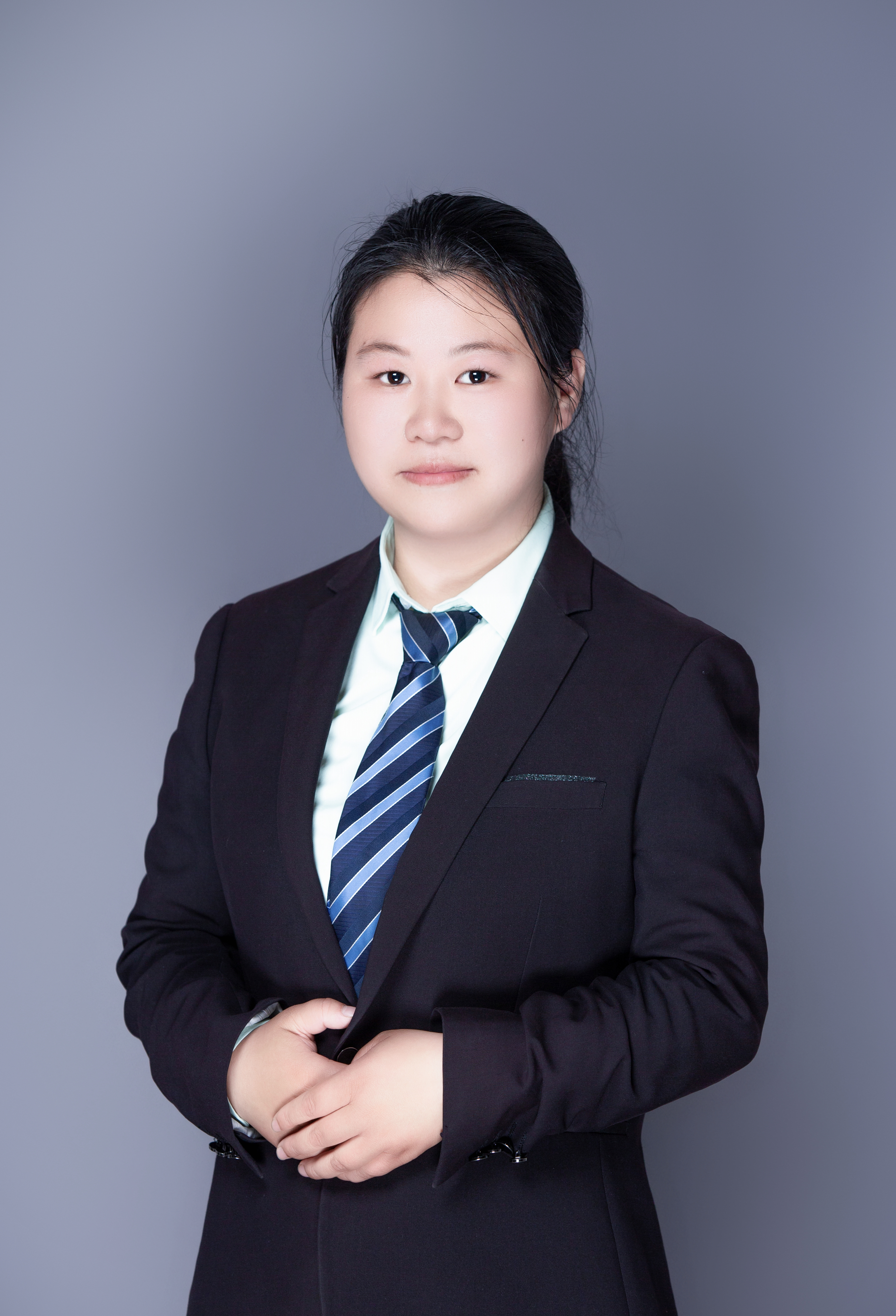 李奕