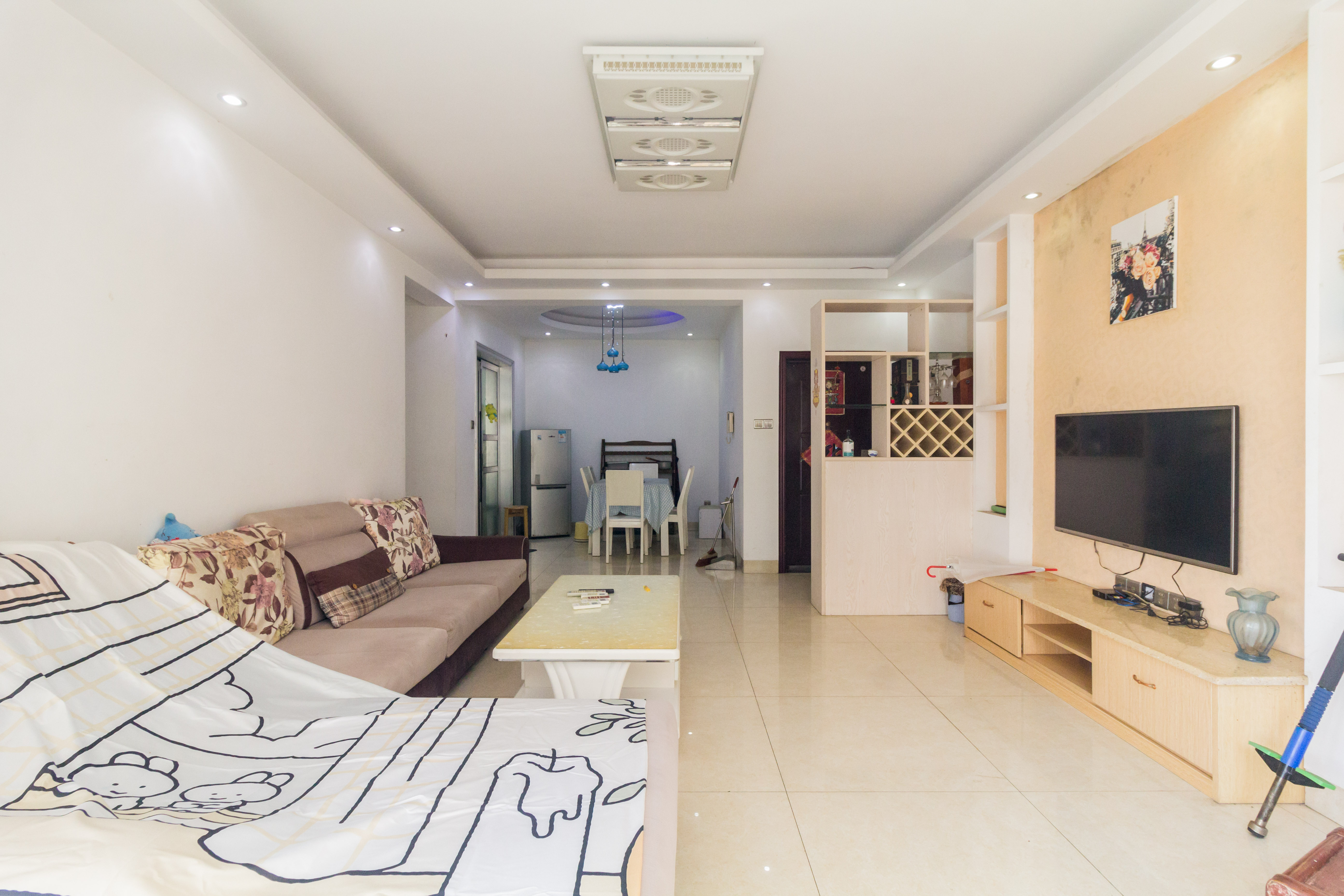 楚天世纪城东苑 4室2厅2卫 88.00万 楚天世纪城东苑 4室2厅2卫 88.00万客厅