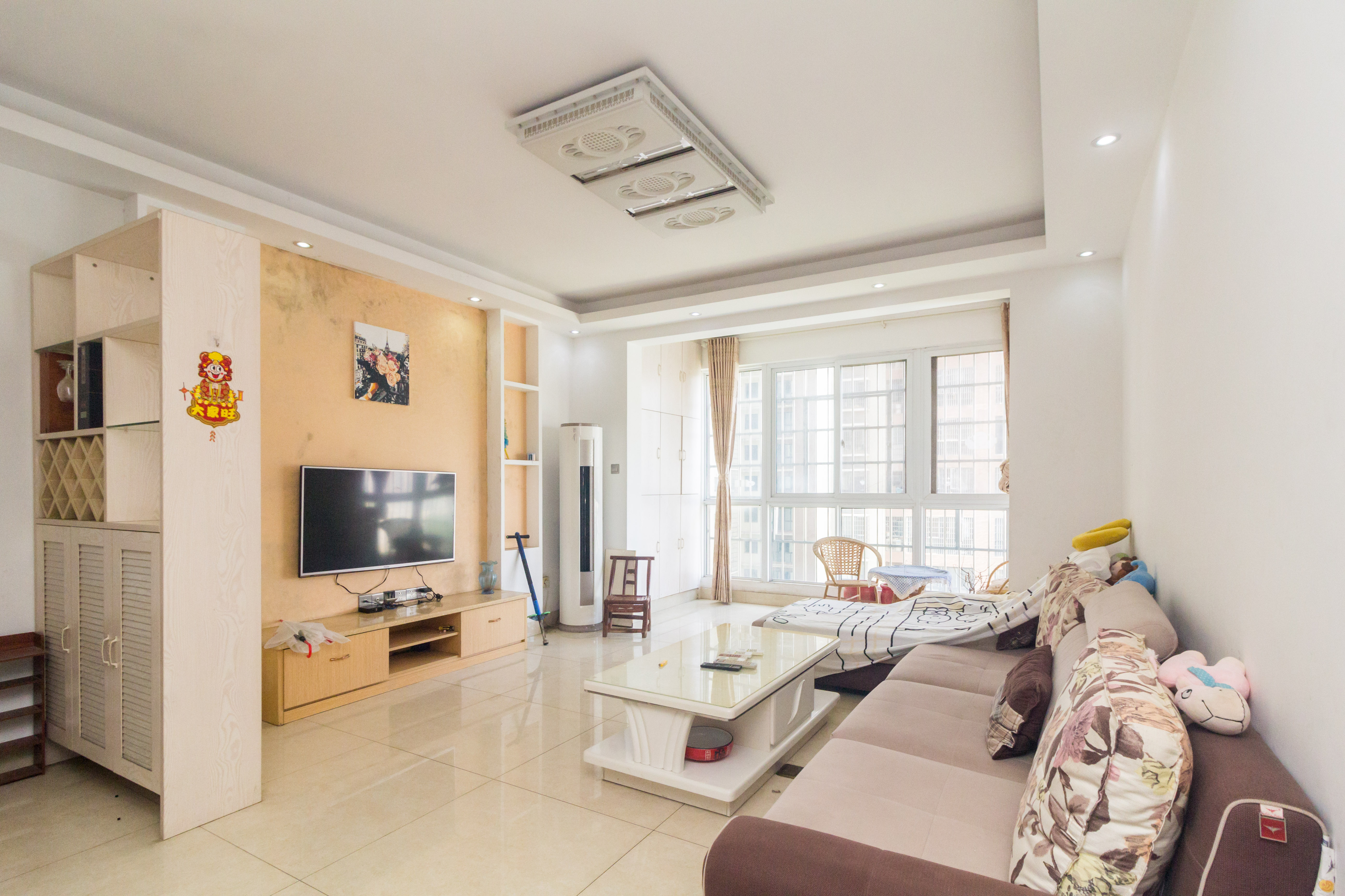 楚天世纪城东苑 4室2厅2卫 88.00万 楚天世纪城东苑 4室2厅2卫 88.00万客厅