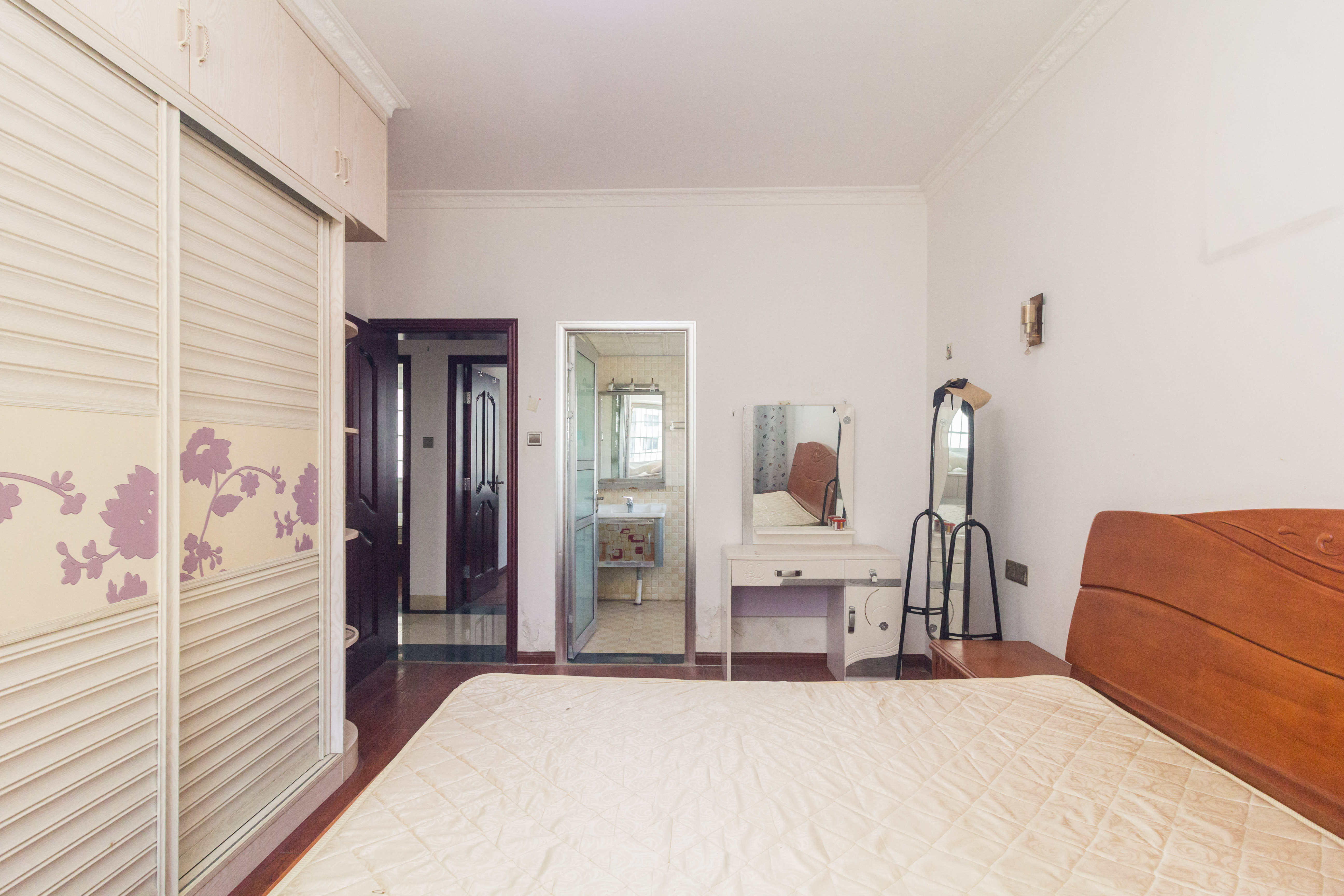 楚天世纪城东苑 4室2厅2卫 88.00万 楚天世纪城东苑 4室2厅2卫 88.00万卧室