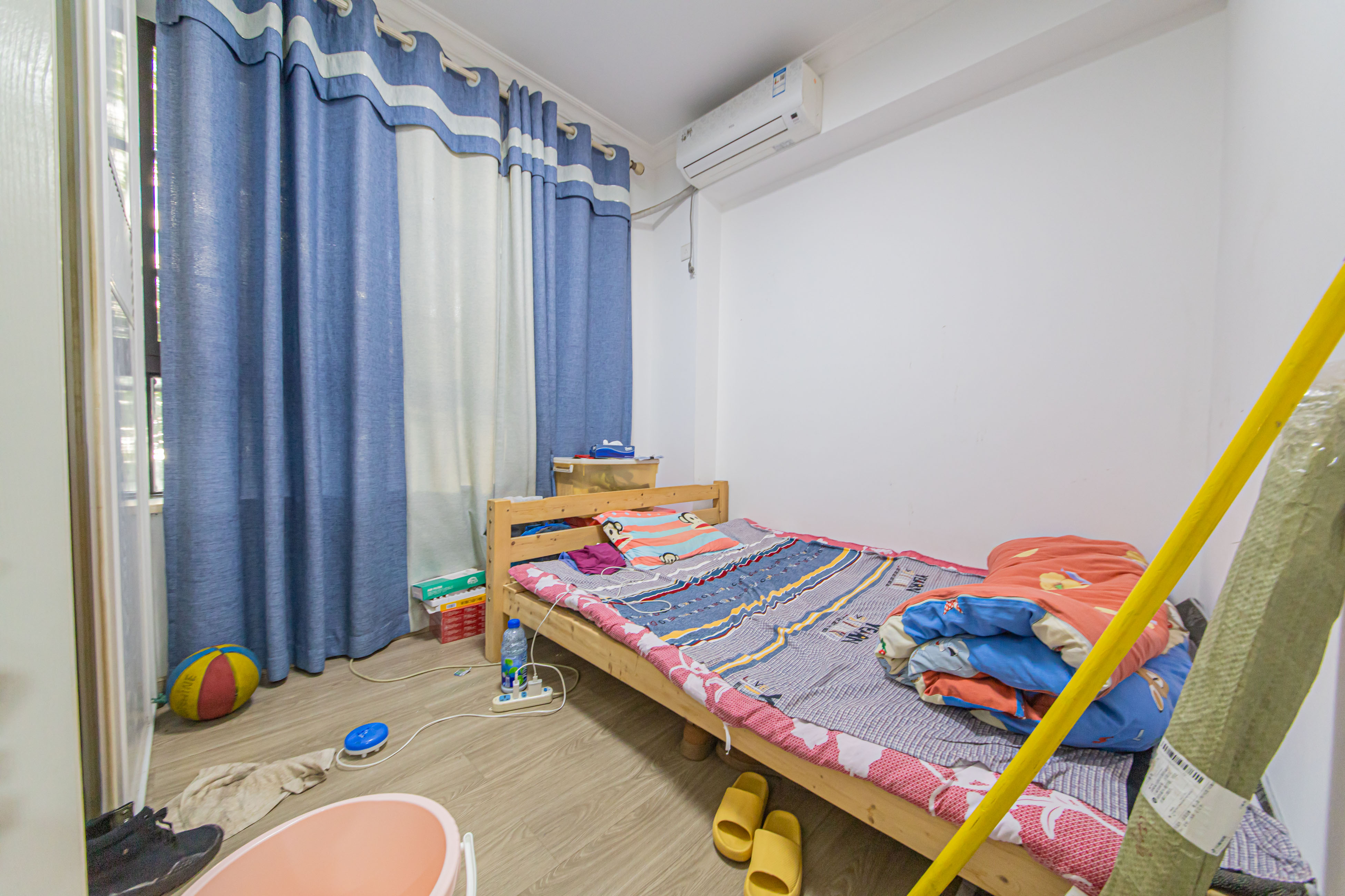 北辰中央公园A区  3室2厅1卫   76.00万 北辰中央公园A区  3室2厅1卫   76.00万卧室