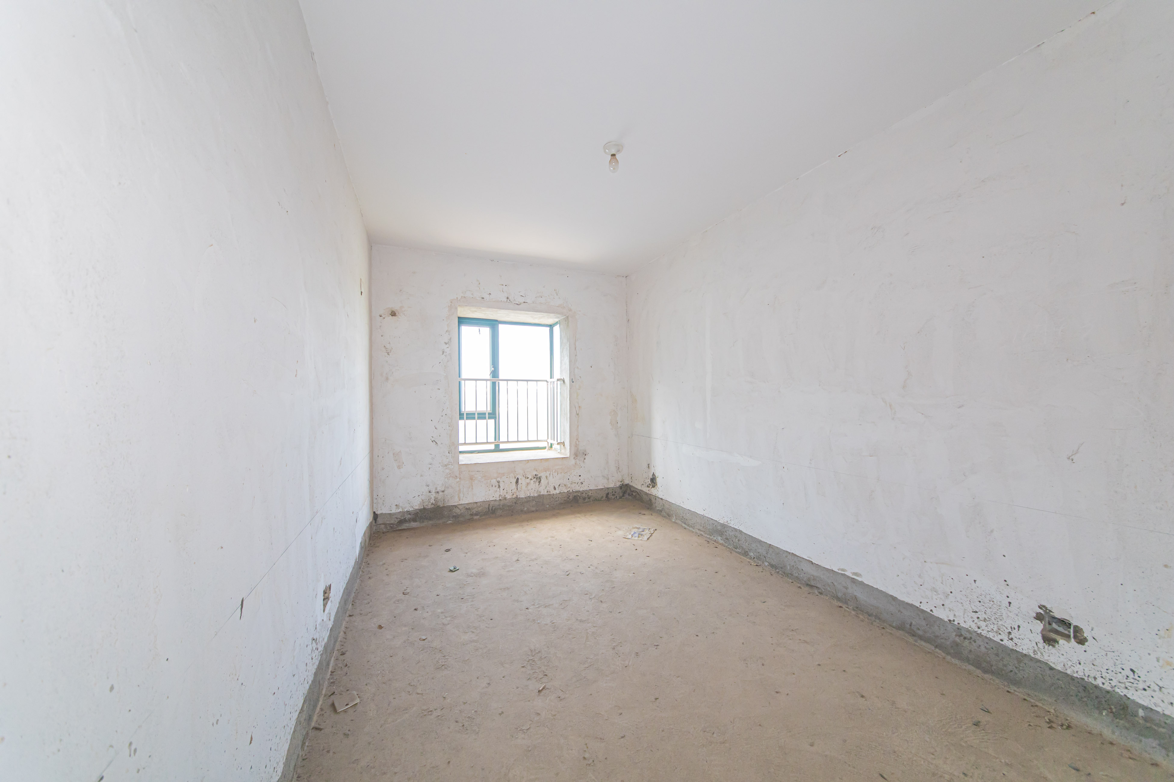 银桂苑 7室2厅3卫 205.0万 银桂苑 7室2厅3卫 205.0万卧室