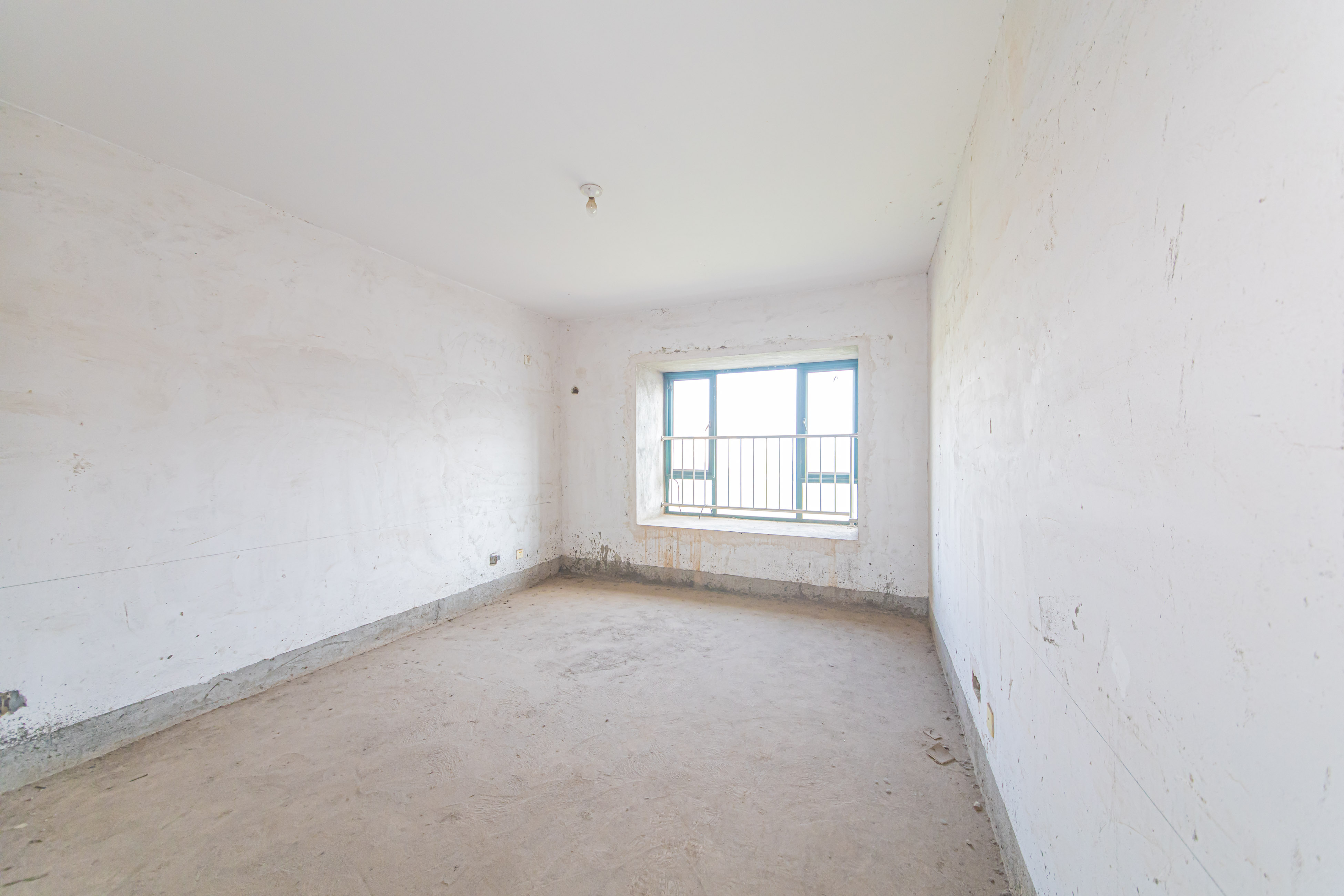 银桂苑 7室2厅3卫 205.0万 银桂苑 7室2厅3卫 205.0万卧室