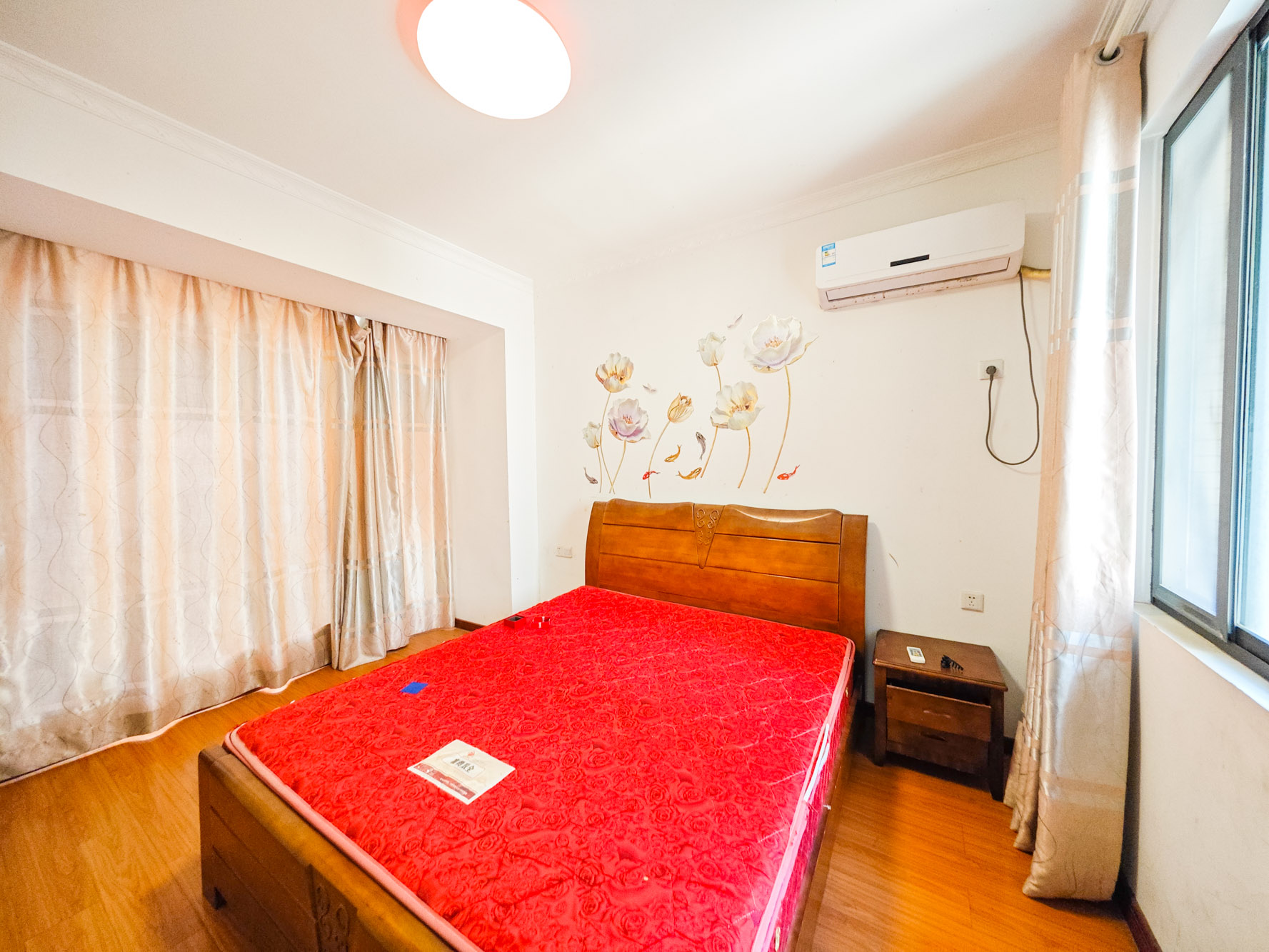 康斯丹郡(融程领秀佳园)  3室2厅1卫   69.90万 康斯丹郡(融程领秀佳园)  3室2厅1卫   69.90万卧室