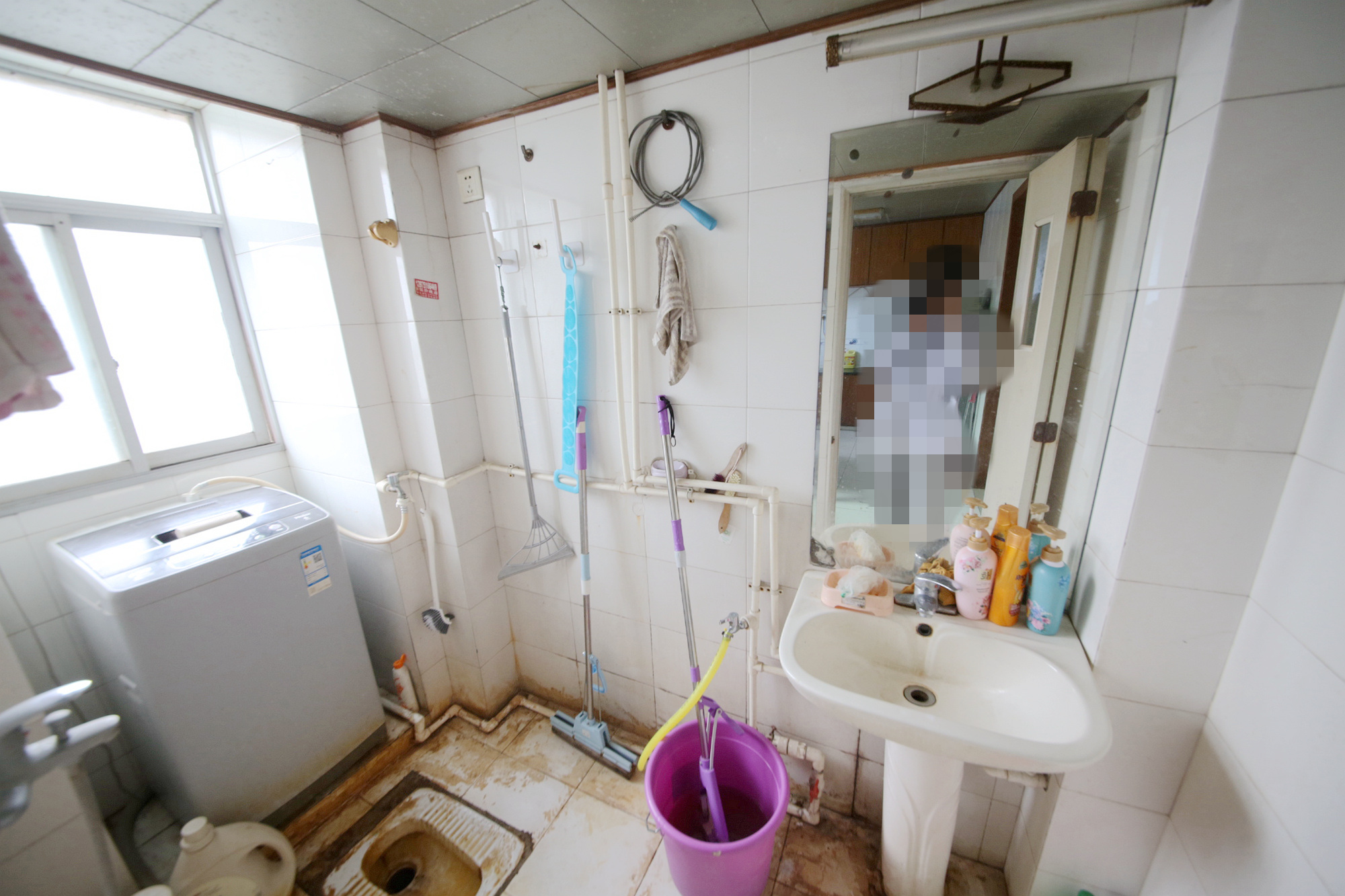 荷晏小区  2室2厅1卫   45.00万卫生间