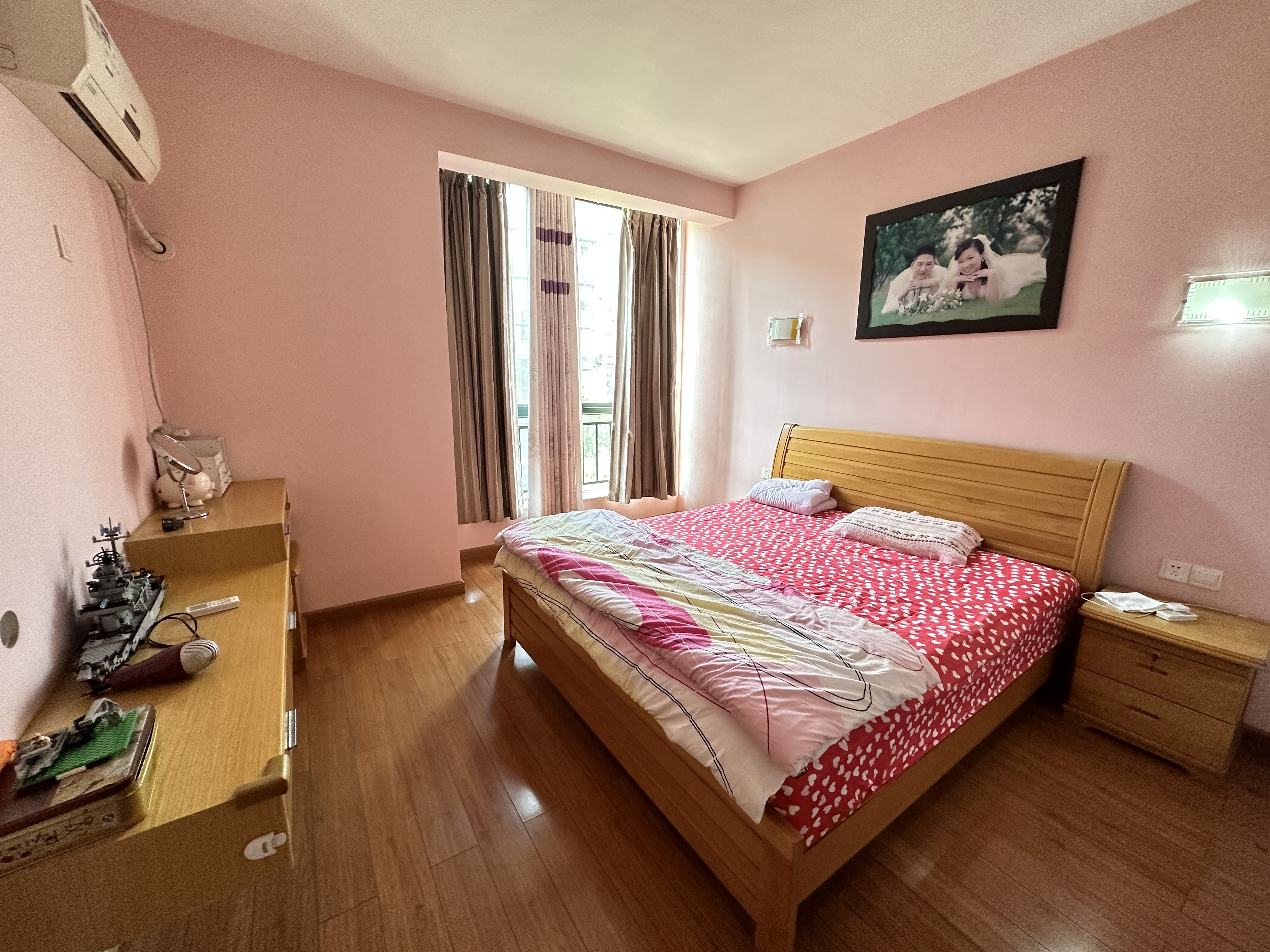 龙泊湾  3室2厅2卫   43.80万 龙泊湾  3室2厅2卫   43.80万客厅