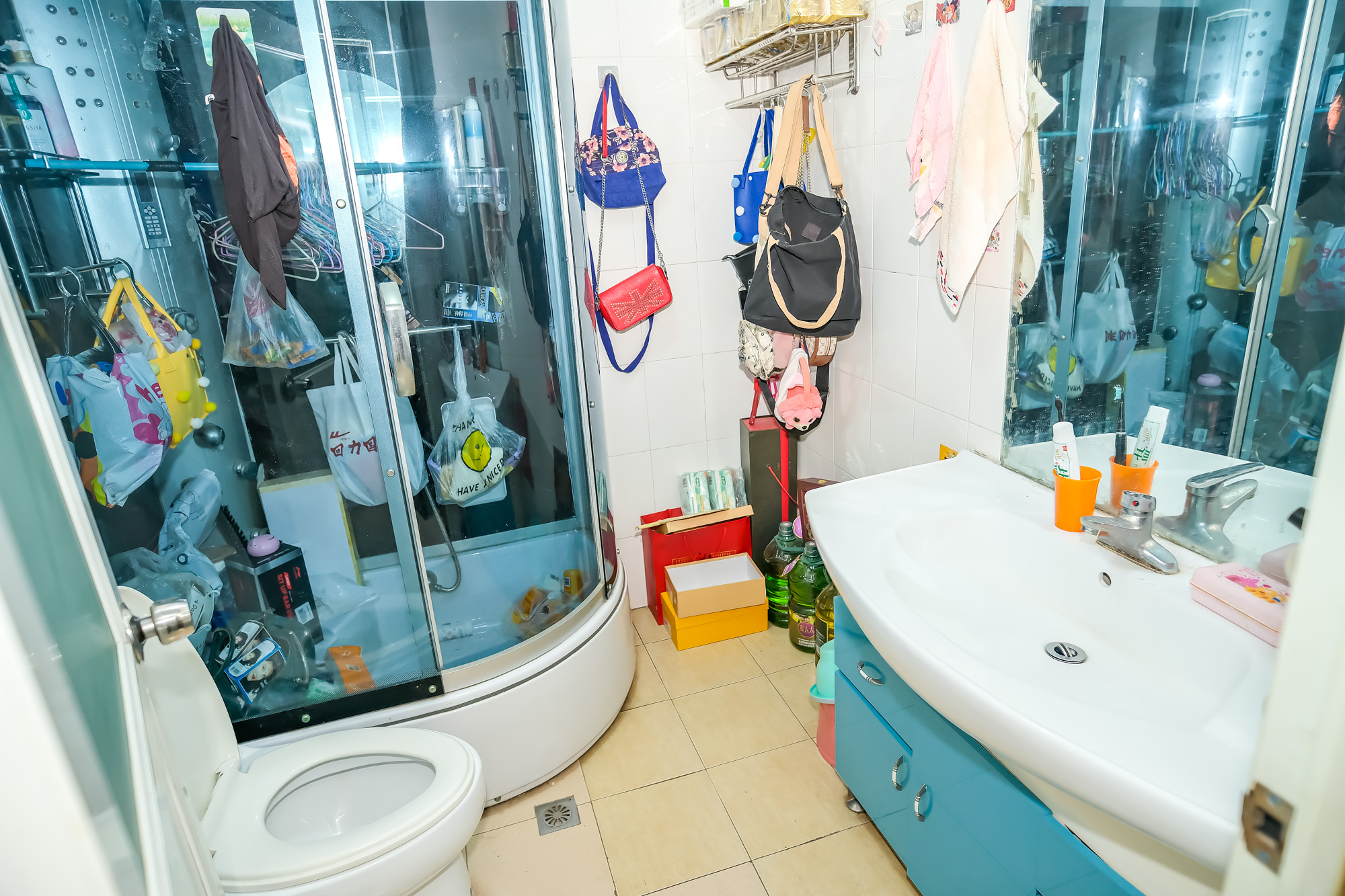 聚鑫大厦 3室2厅2卫 79.99万 聚鑫大厦 3室2厅2卫 79.99万卫生间