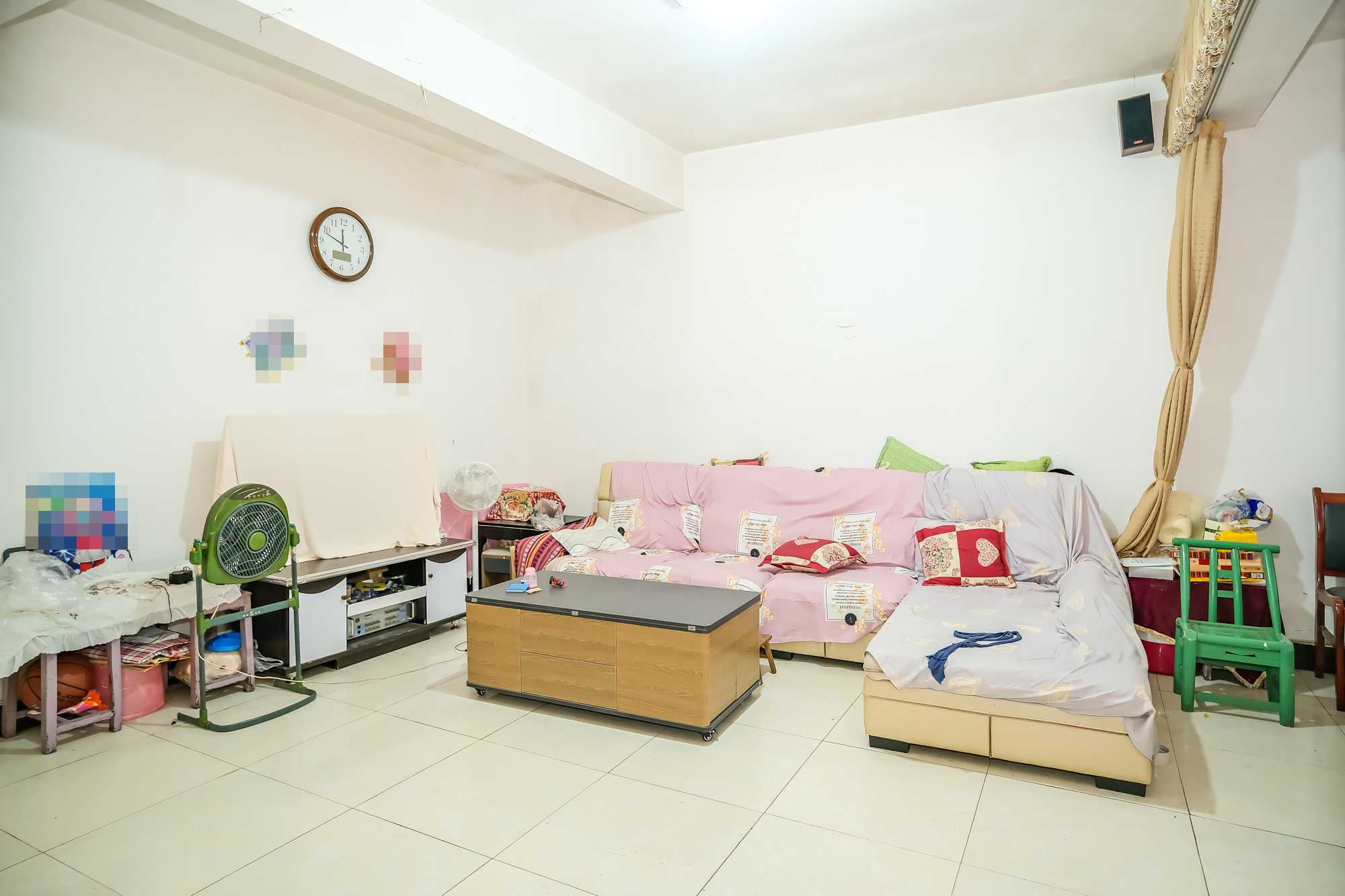 聚鑫大厦 3室2厅2卫 79.99万 聚鑫大厦 3室2厅2卫 79.99万客厅