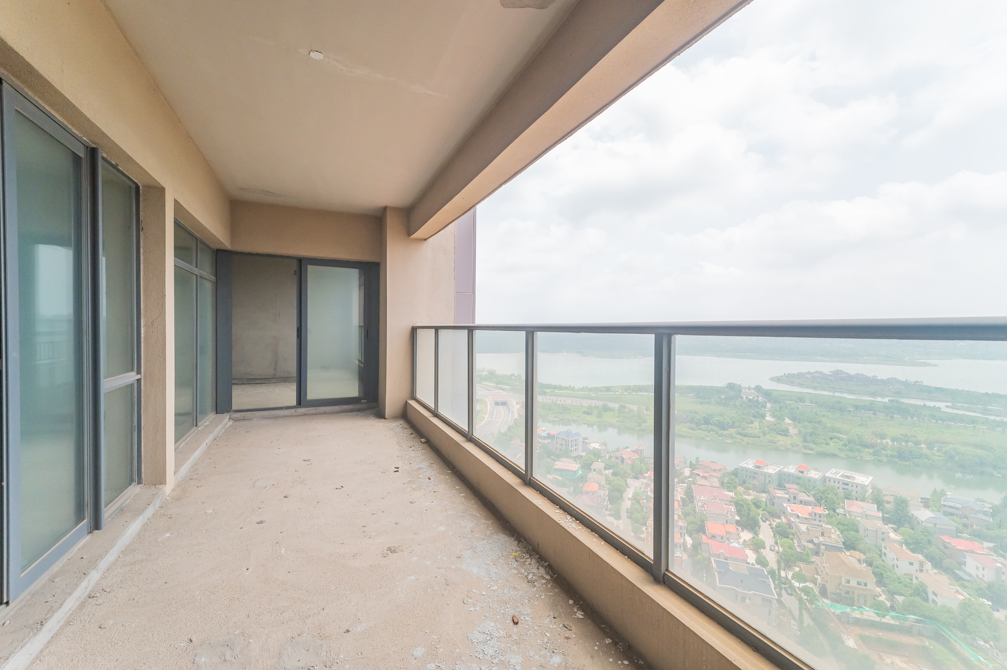 碧桂园威尼斯城  5室2厅4卫    358.0万阳台