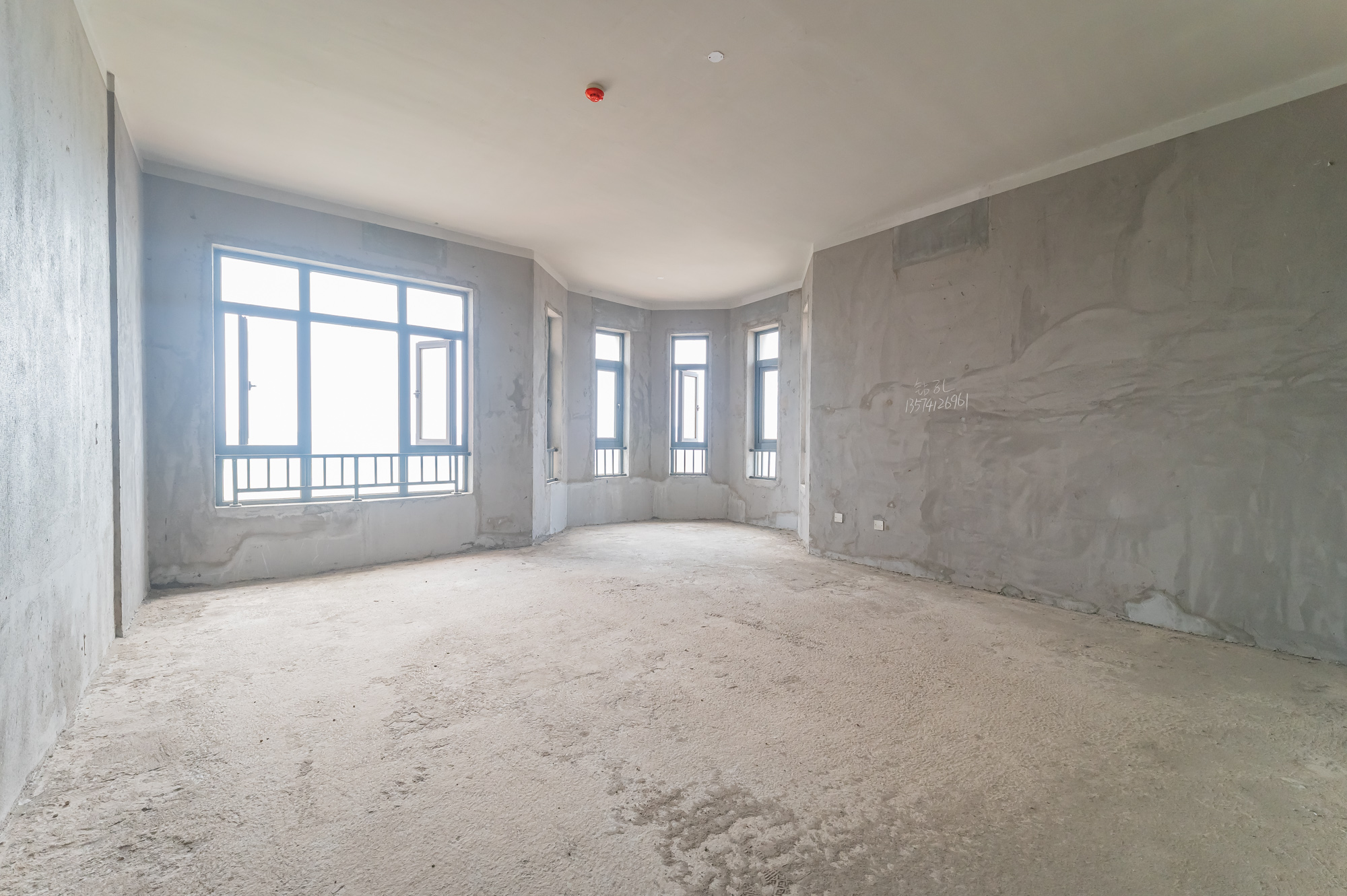 碧桂园威尼斯城  5室2厅4卫    358.0万卧室