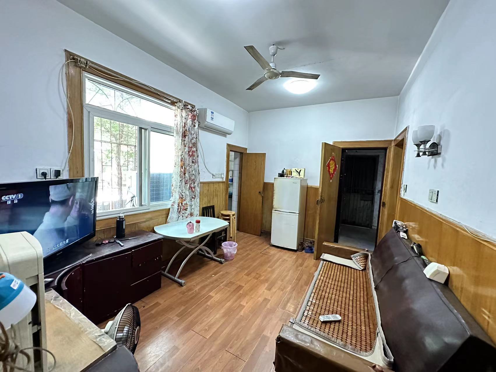 601红卫村  3室2厅1卫   29.80万 601红卫村  3室2厅1卫   29.80万室内图