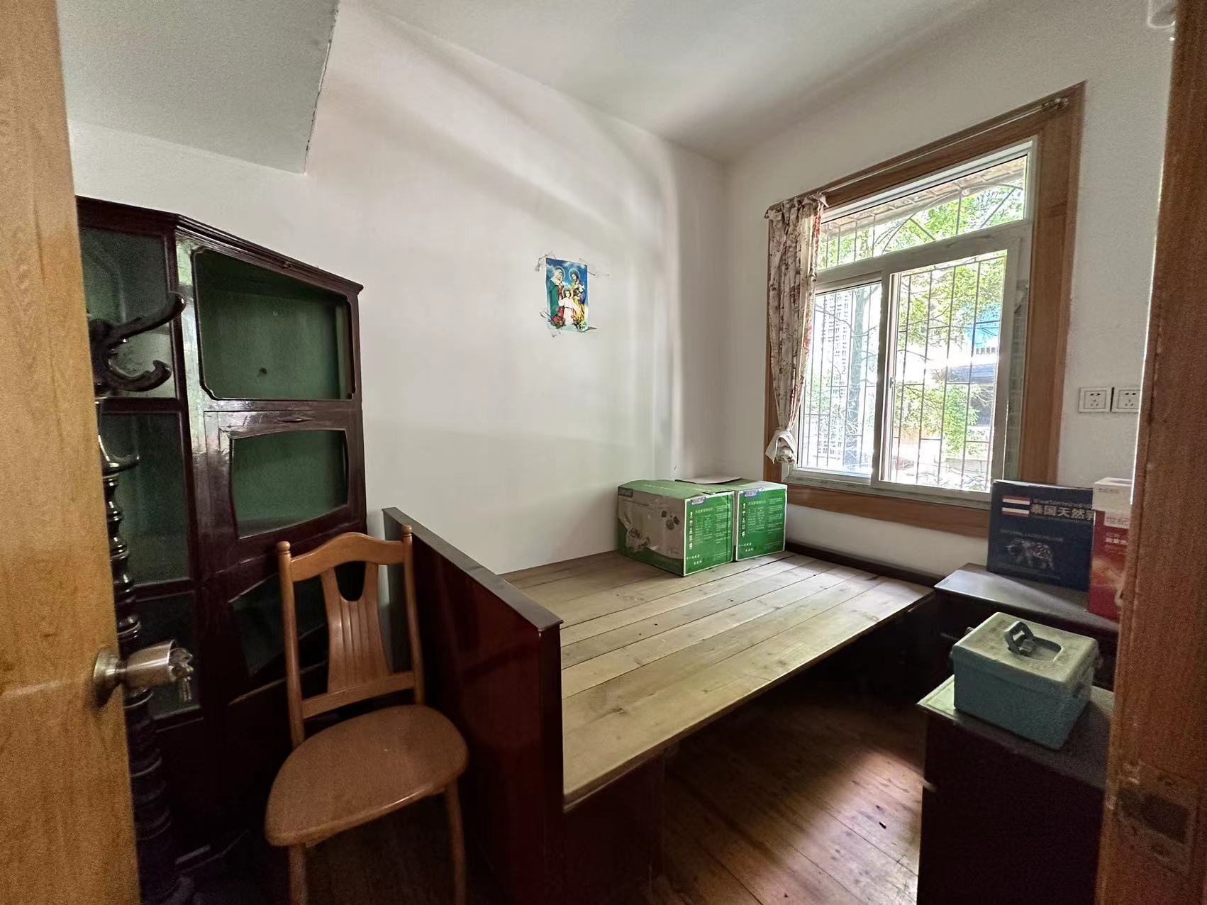 601红卫村  3室2厅1卫   29.80万 601红卫村  3室2厅1卫   29.80万室内图