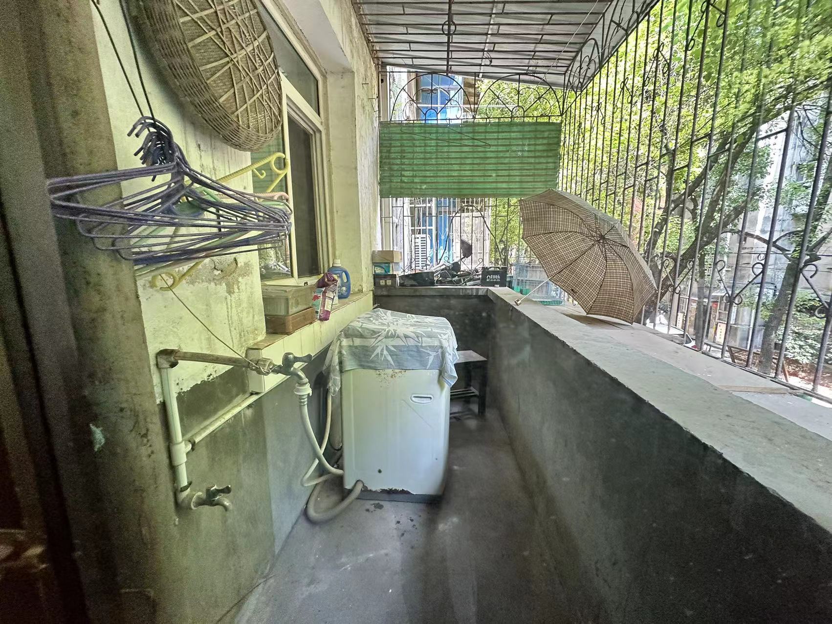 601红卫村  3室2厅1卫   29.80万 601红卫村  3室2厅1卫   29.80万室内图