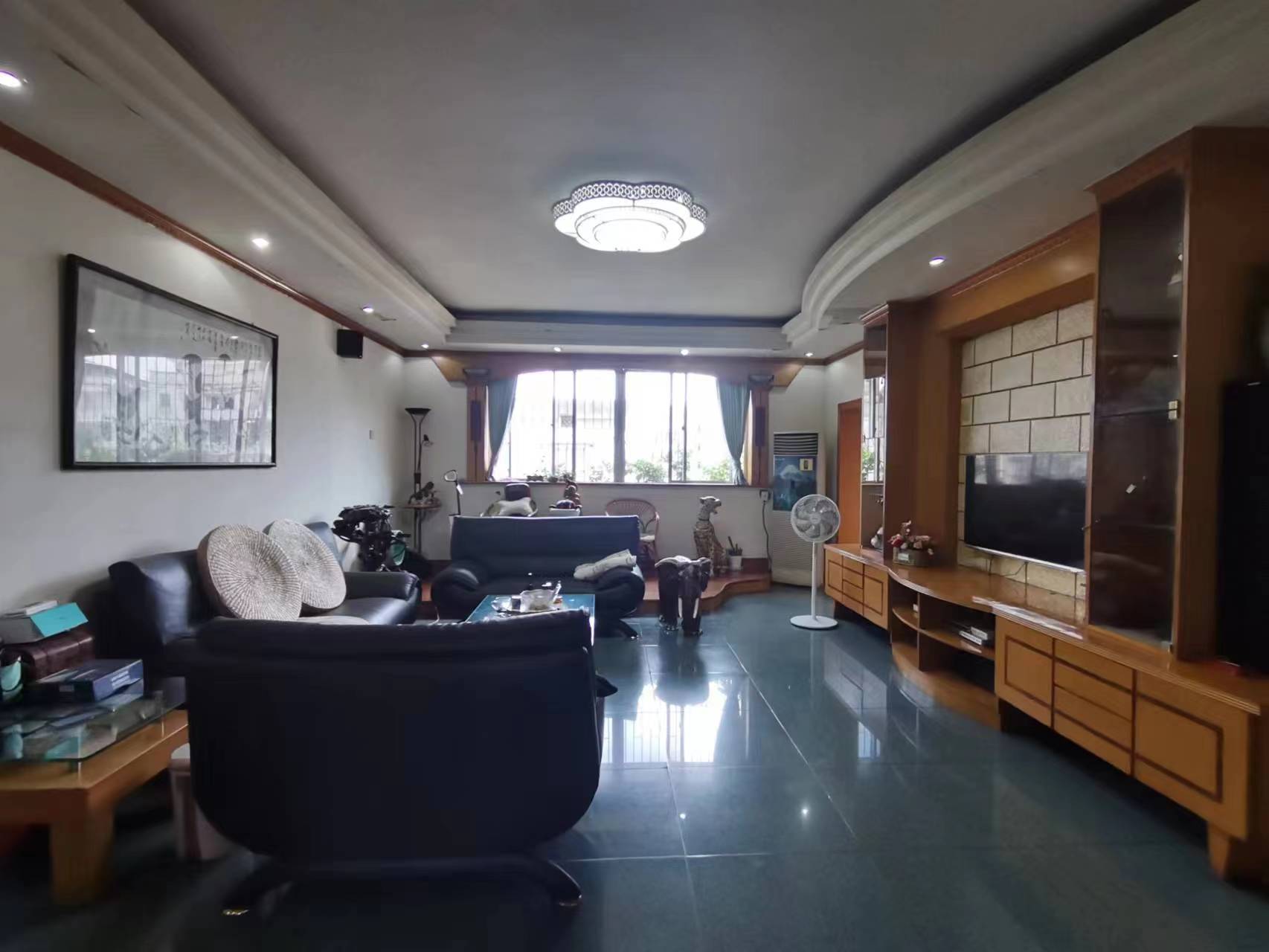 建行宿舍(南盘岭)  4室2厅2卫   39.80万 建行宿舍(南盘岭)  4室2厅2卫   39.80万客厅