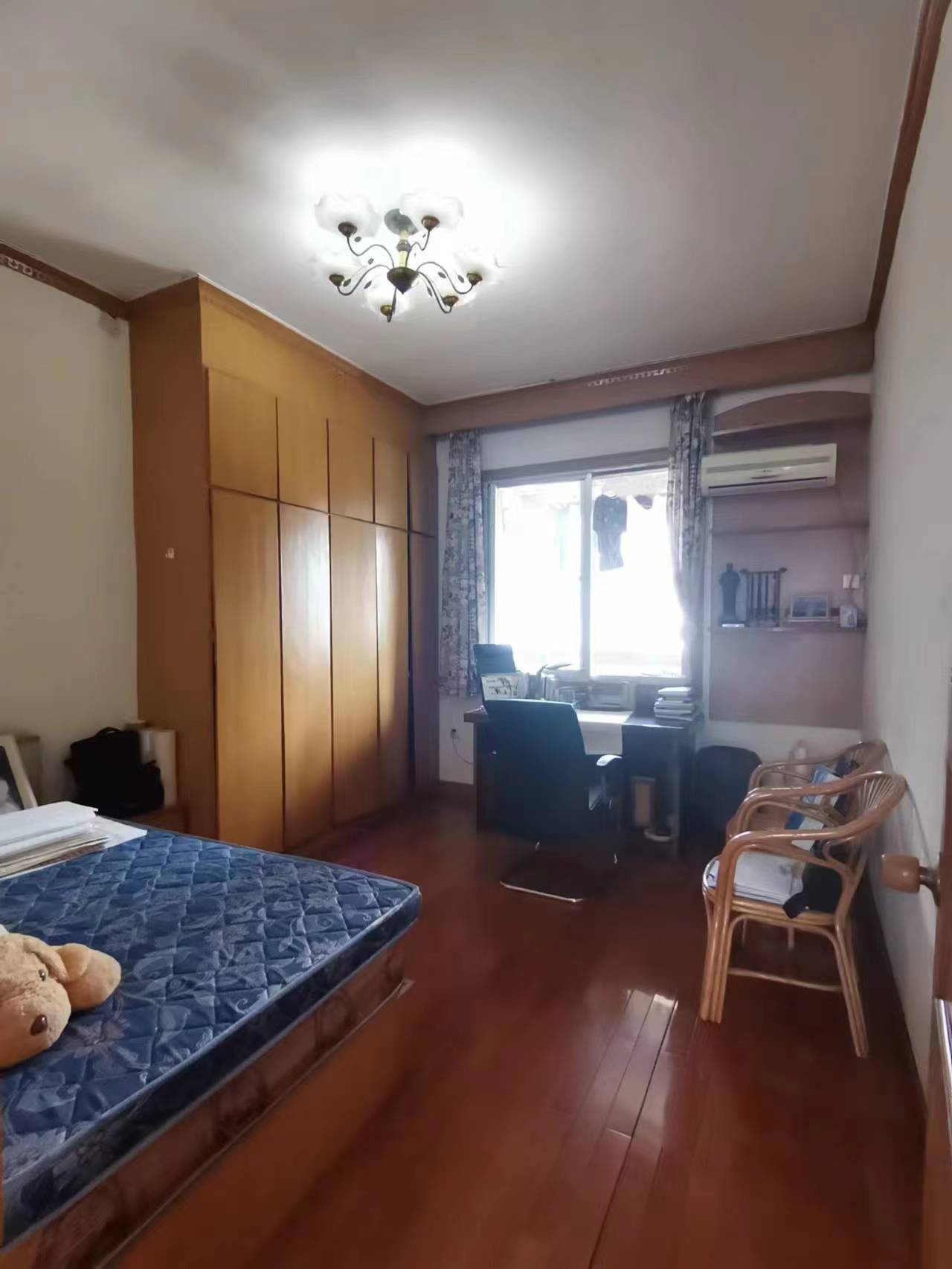 建行宿舍(南盘岭)  4室2厅2卫   39.80万 建行宿舍(南盘岭)  4室2厅2卫   39.80万客厅