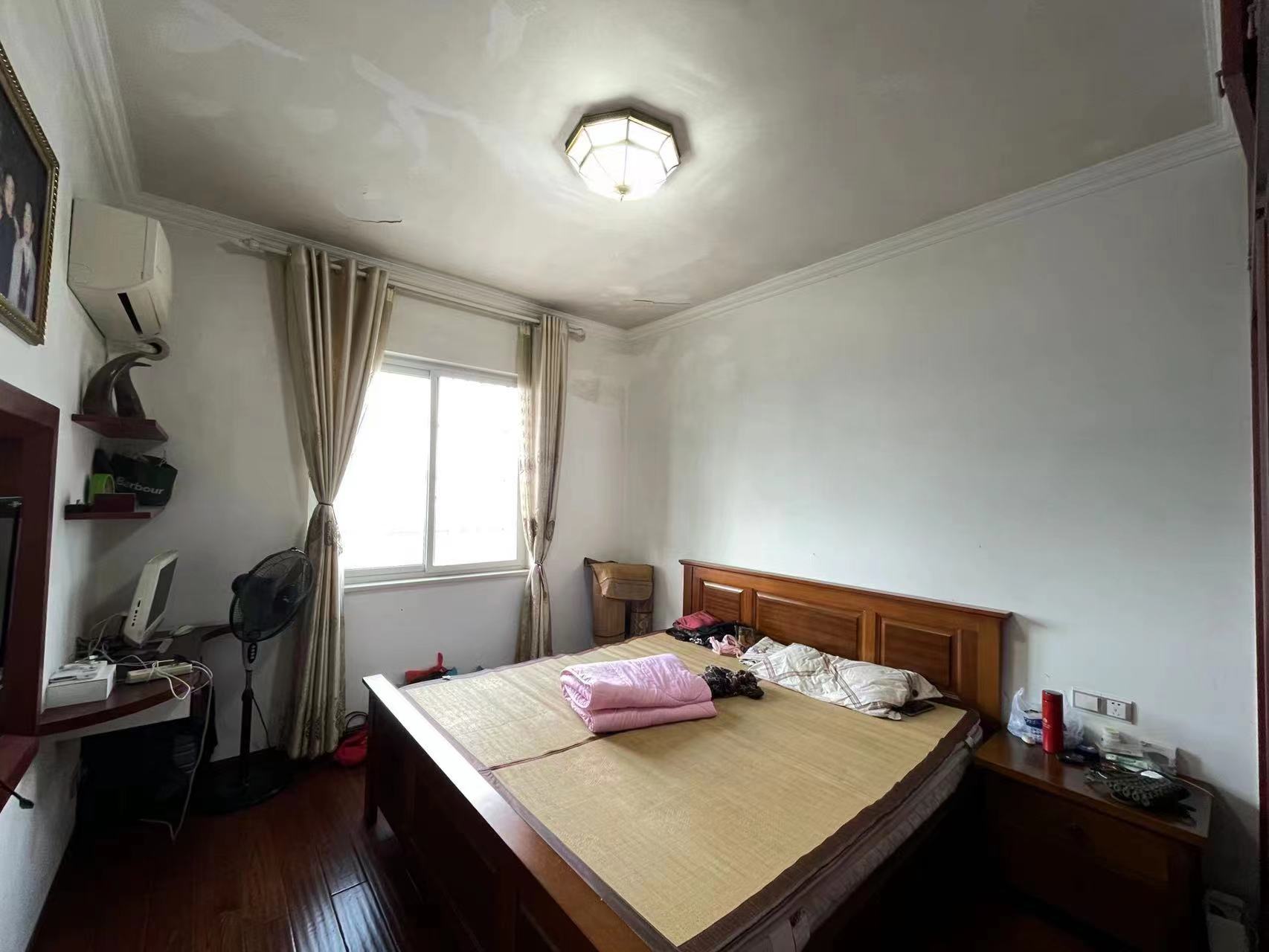 利江花园 4室2厅2卫 115.00万 利江花园 4室2厅2卫 115.00万室内图