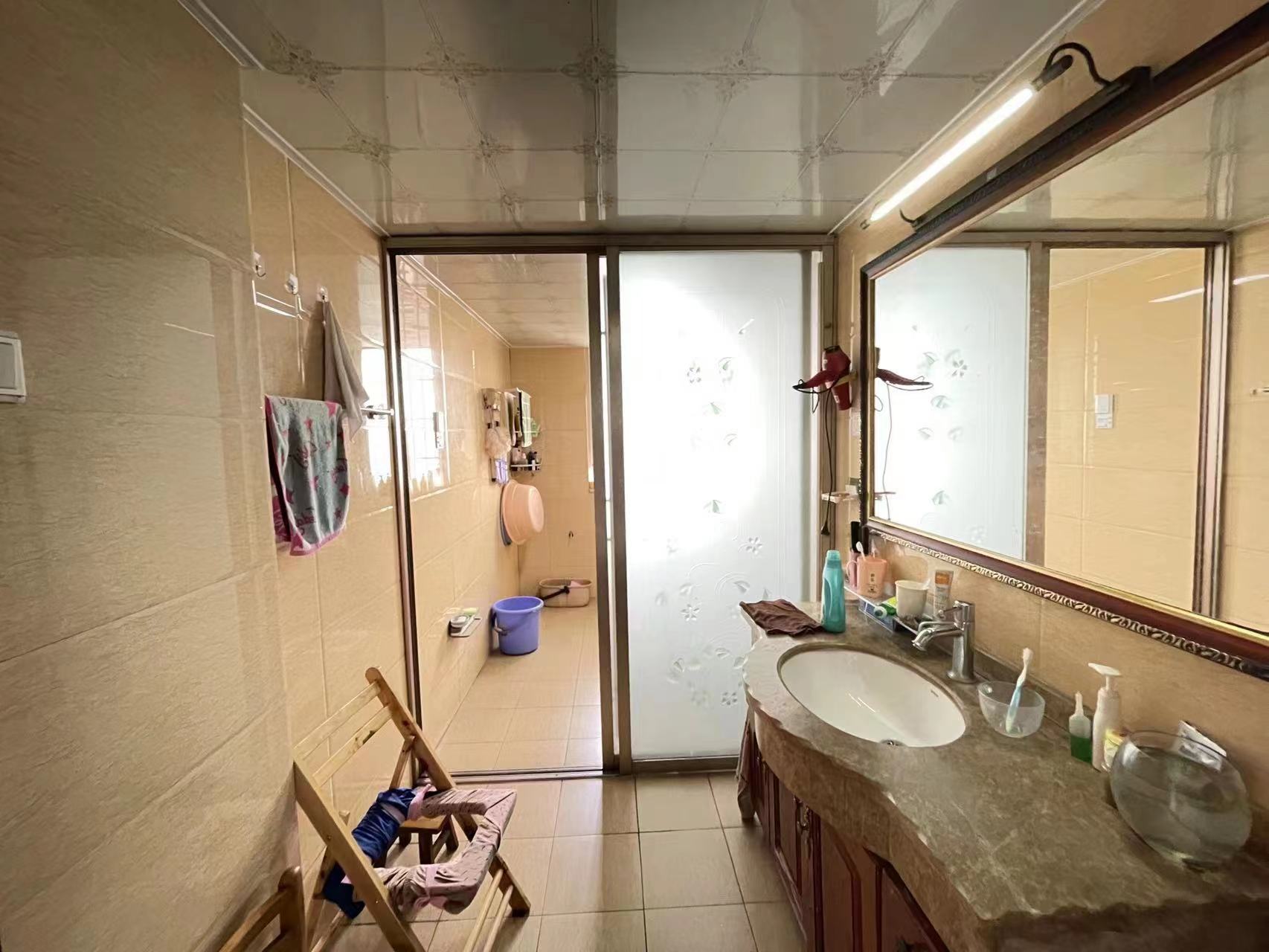 利江花园 4室2厅2卫 115.00万 利江花园 4室2厅2卫 115.00万室内图