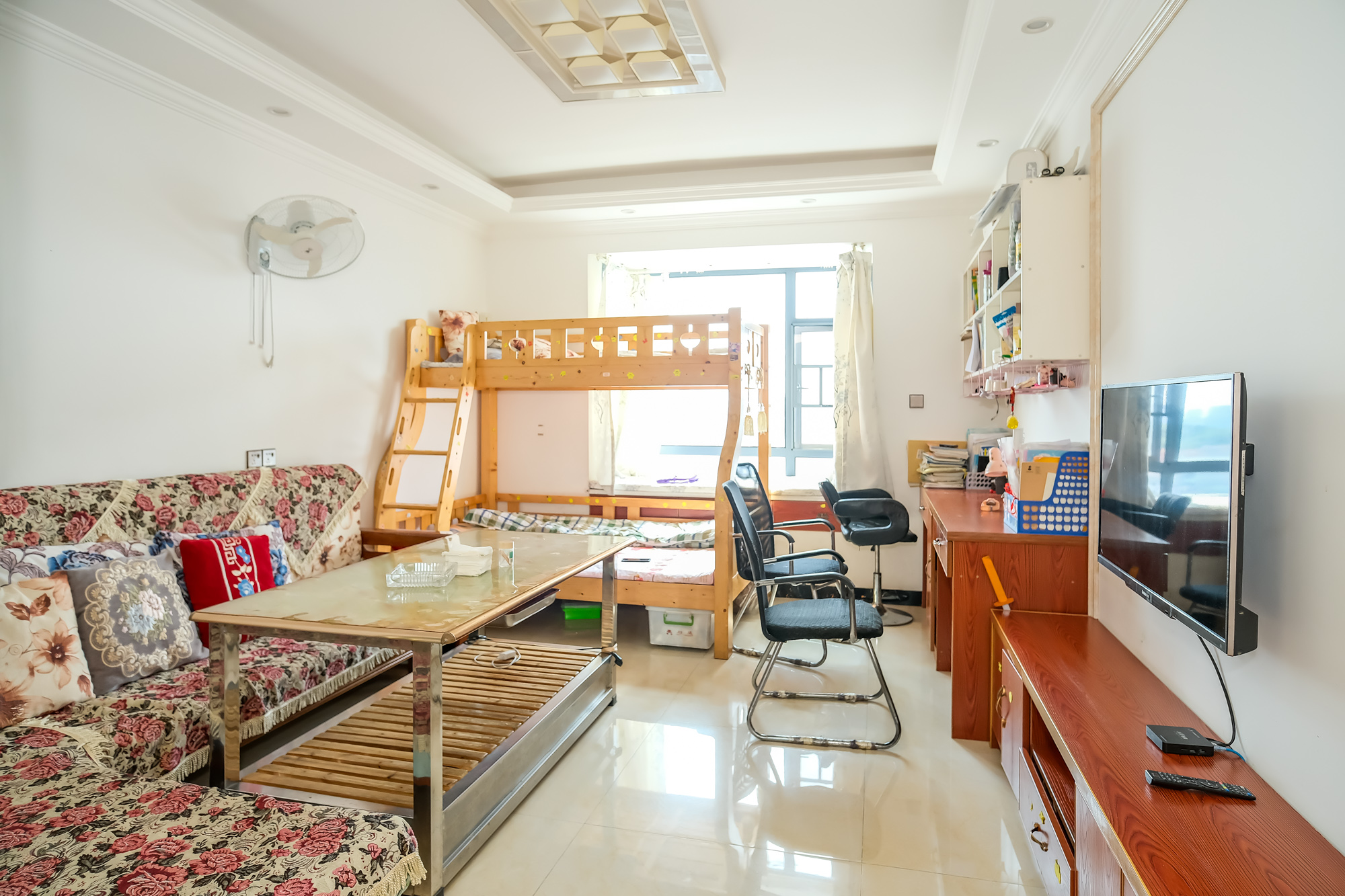 财富港湾(绿领大厦) 1室1厅1卫 32.0万 财富港湾(绿领大厦) 1室1厅1卫 32.0万客厅