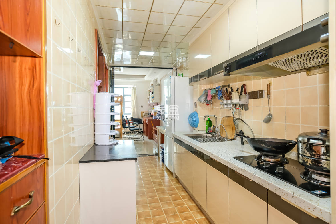 财富港湾(绿领大厦) 1室1厅1卫 32.0万 财富港湾(绿领大厦) 1室1厅1卫 32.0万厨房