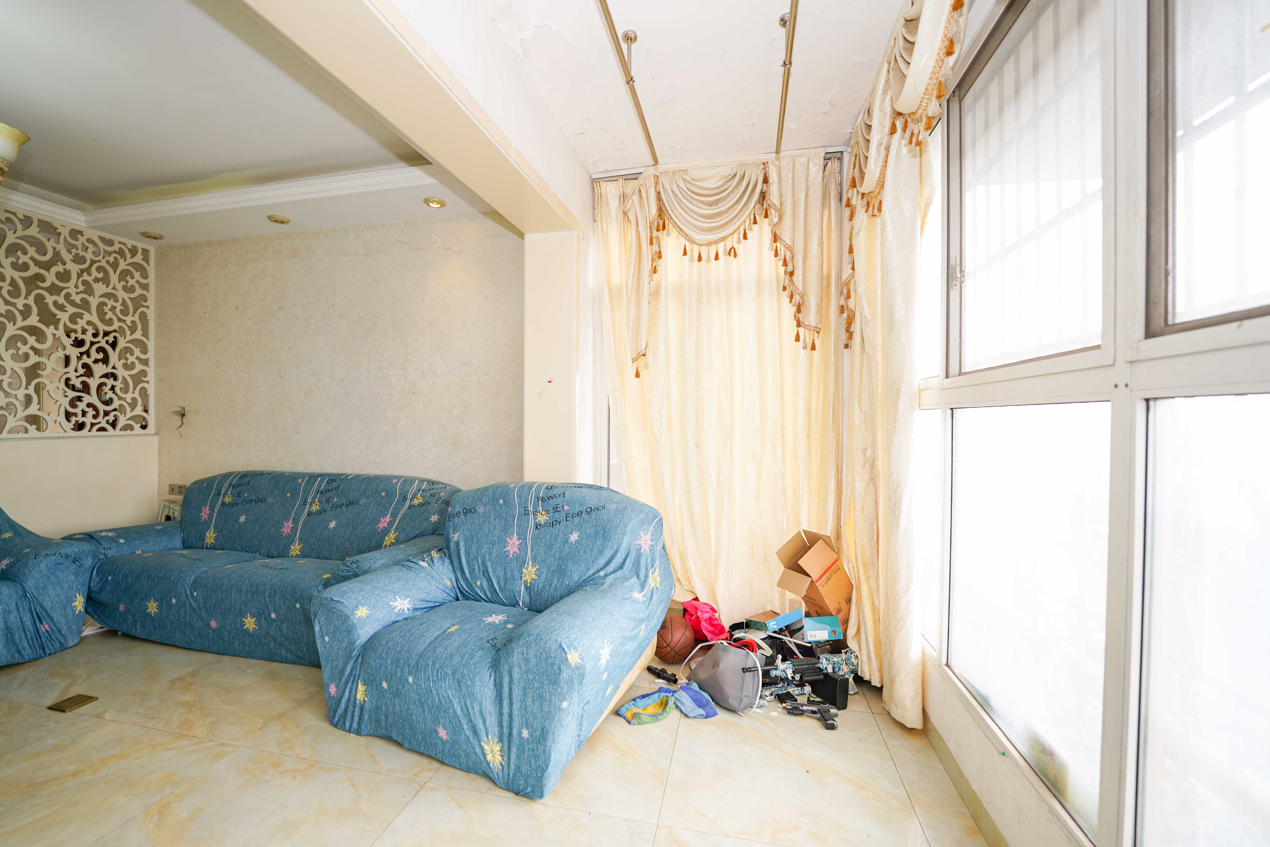 南郡雅园  3室2厅2卫   60.00万阳台