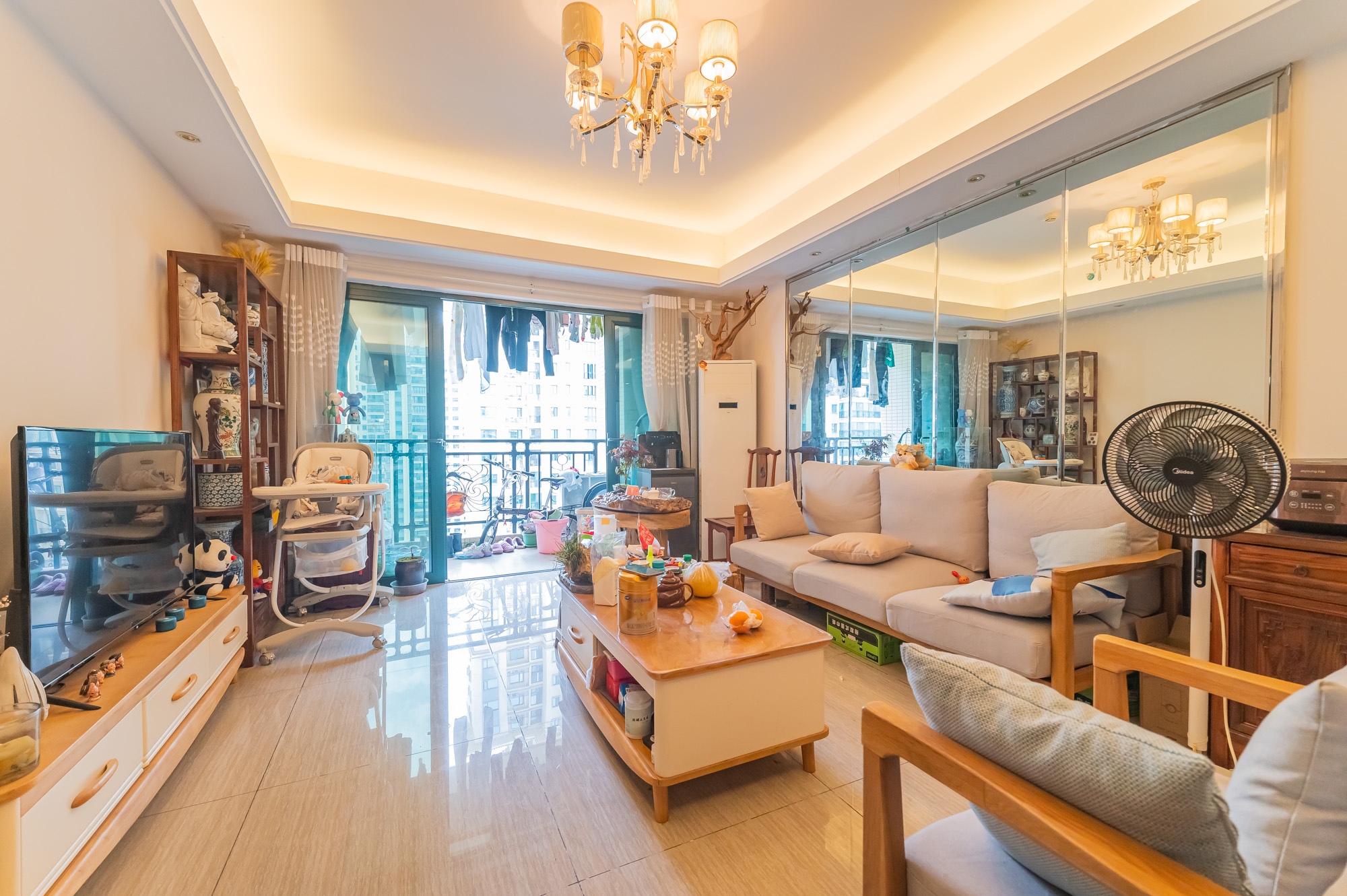 恒大翡翠华庭 2室2厅1卫 82.00万 恒大翡翠华庭 2室2厅1卫 82.00万客厅