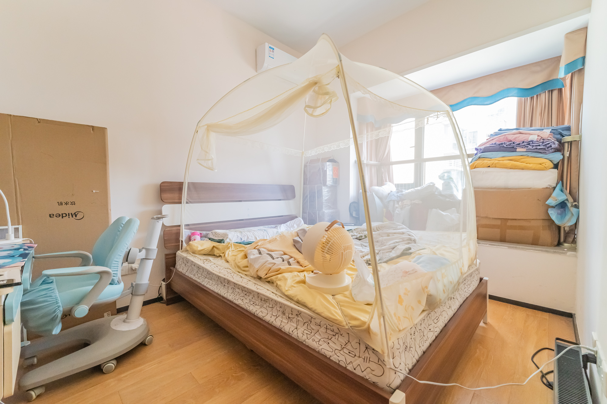 恒大翡翠华庭 2室2厅1卫 82.00万 恒大翡翠华庭 2室2厅1卫 82.00万卧室