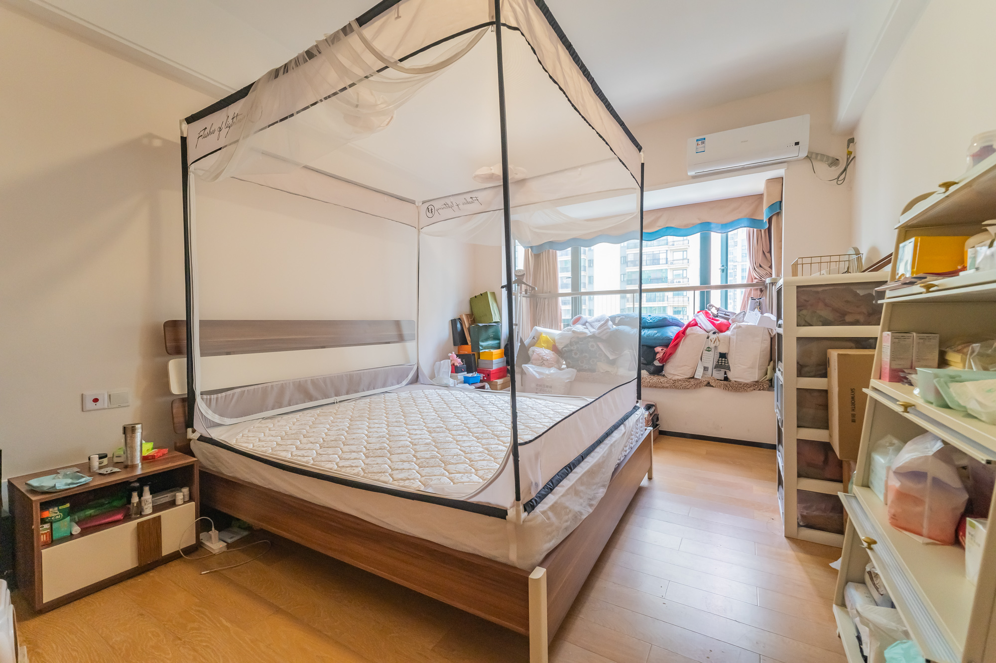 恒大翡翠华庭 2室2厅1卫 82.00万 恒大翡翠华庭 2室2厅1卫 82.00万卧室