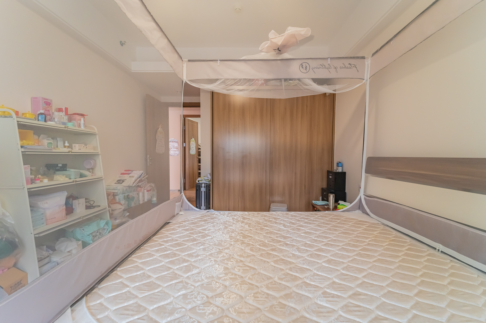 恒大翡翠华庭 2室2厅1卫 82.00万 恒大翡翠华庭 2室2厅1卫 82.00万卧室