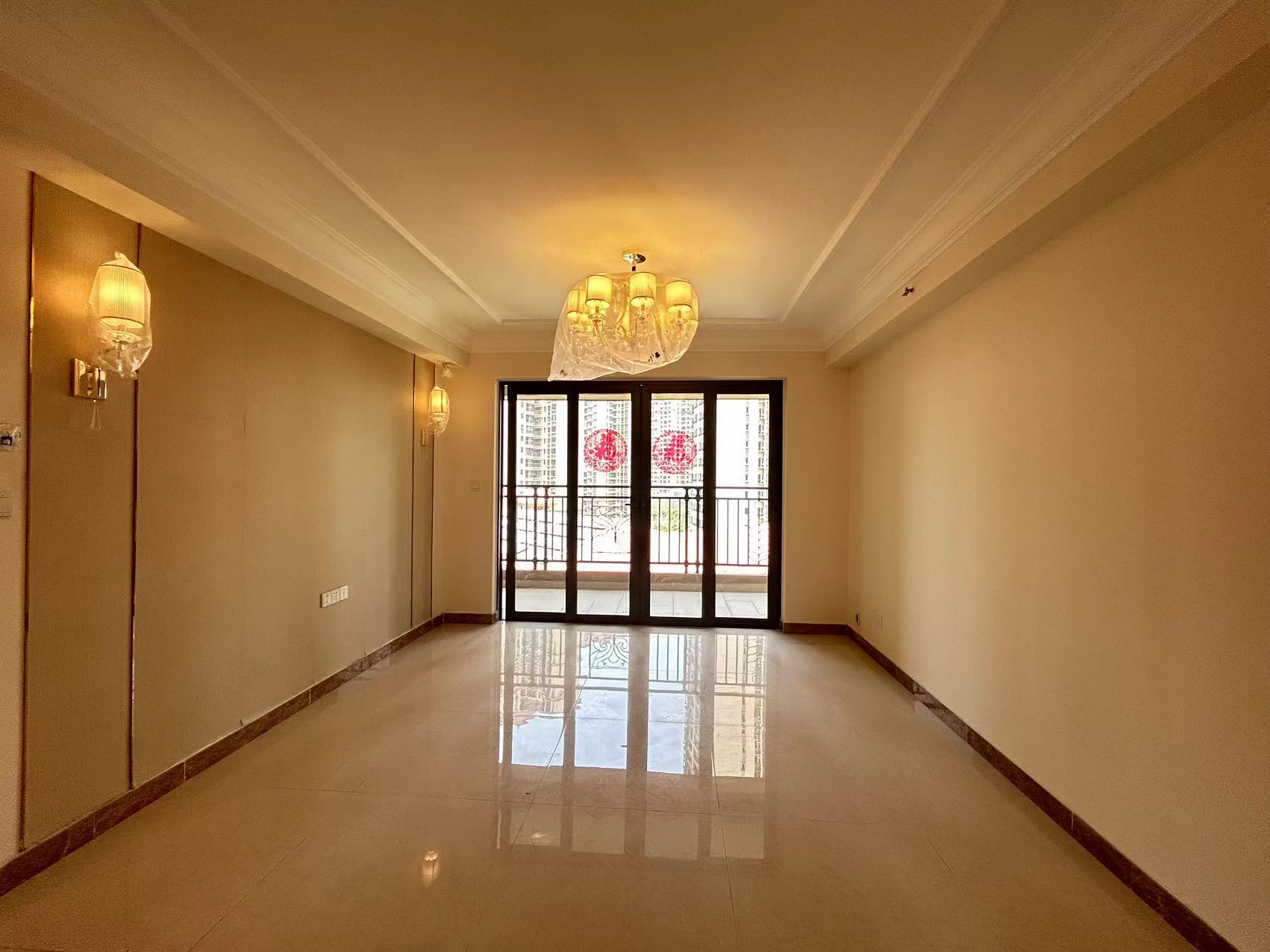 恒大翡翠华庭 3室2厅2卫 65.00万 恒大翡翠华庭 3室2厅2卫 65.00万客厅