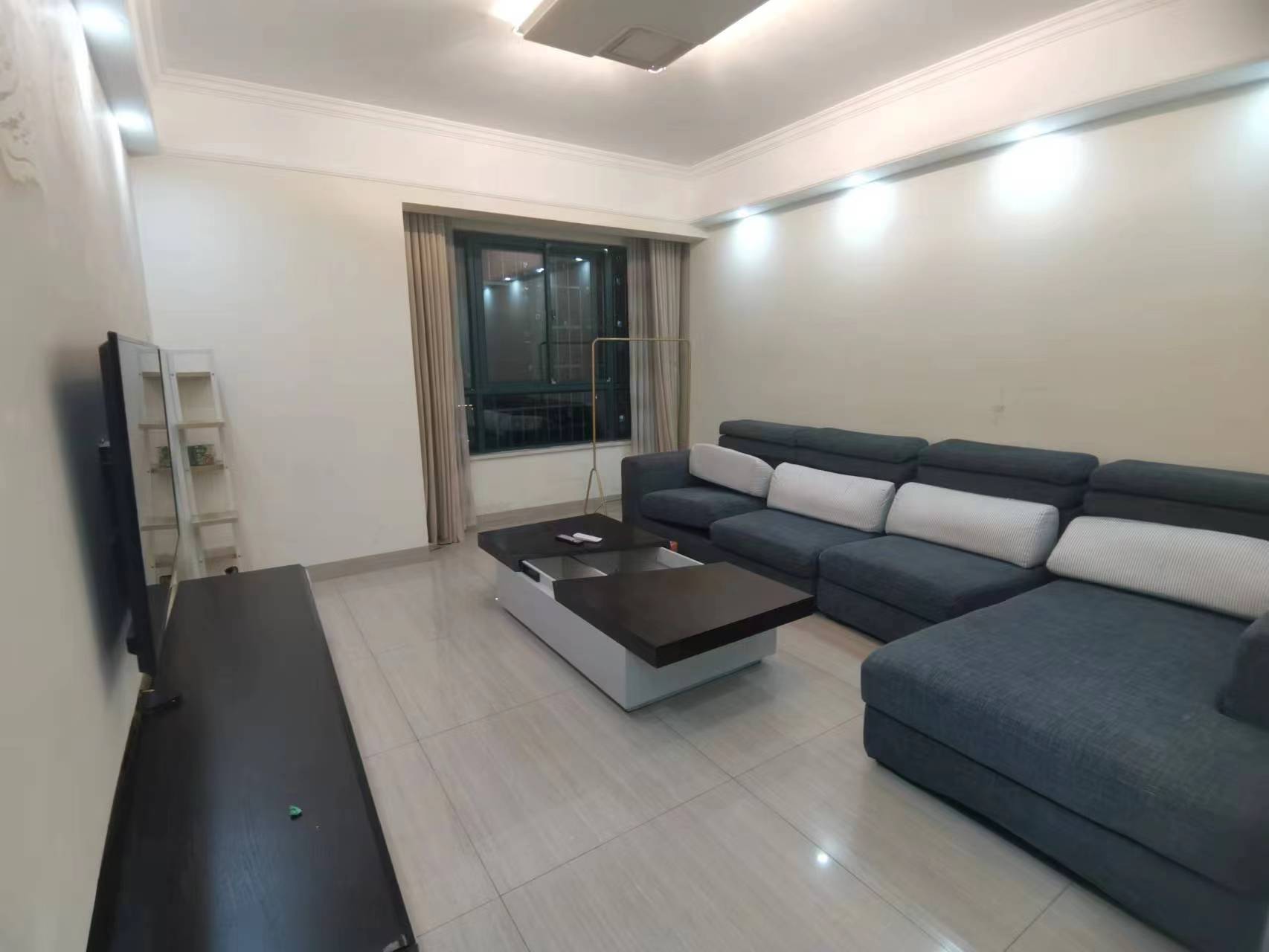 湖景名城 2室2厅1卫 51.80万 湖景名城 2室2厅1卫 51.80万室内图