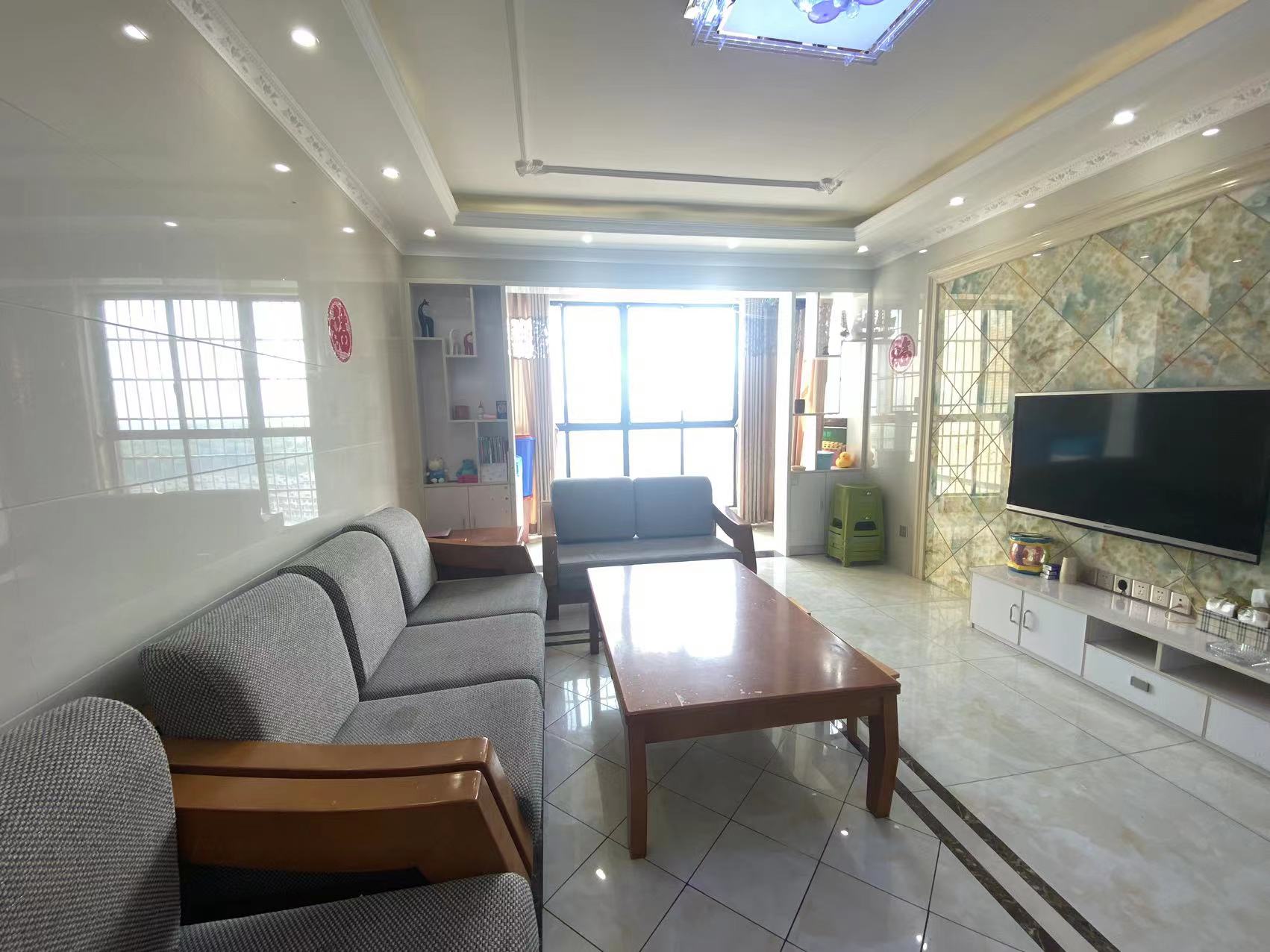 百江花园  3室2厅2卫   72.00万 百江花园  3室2厅2卫   72.00万室内图