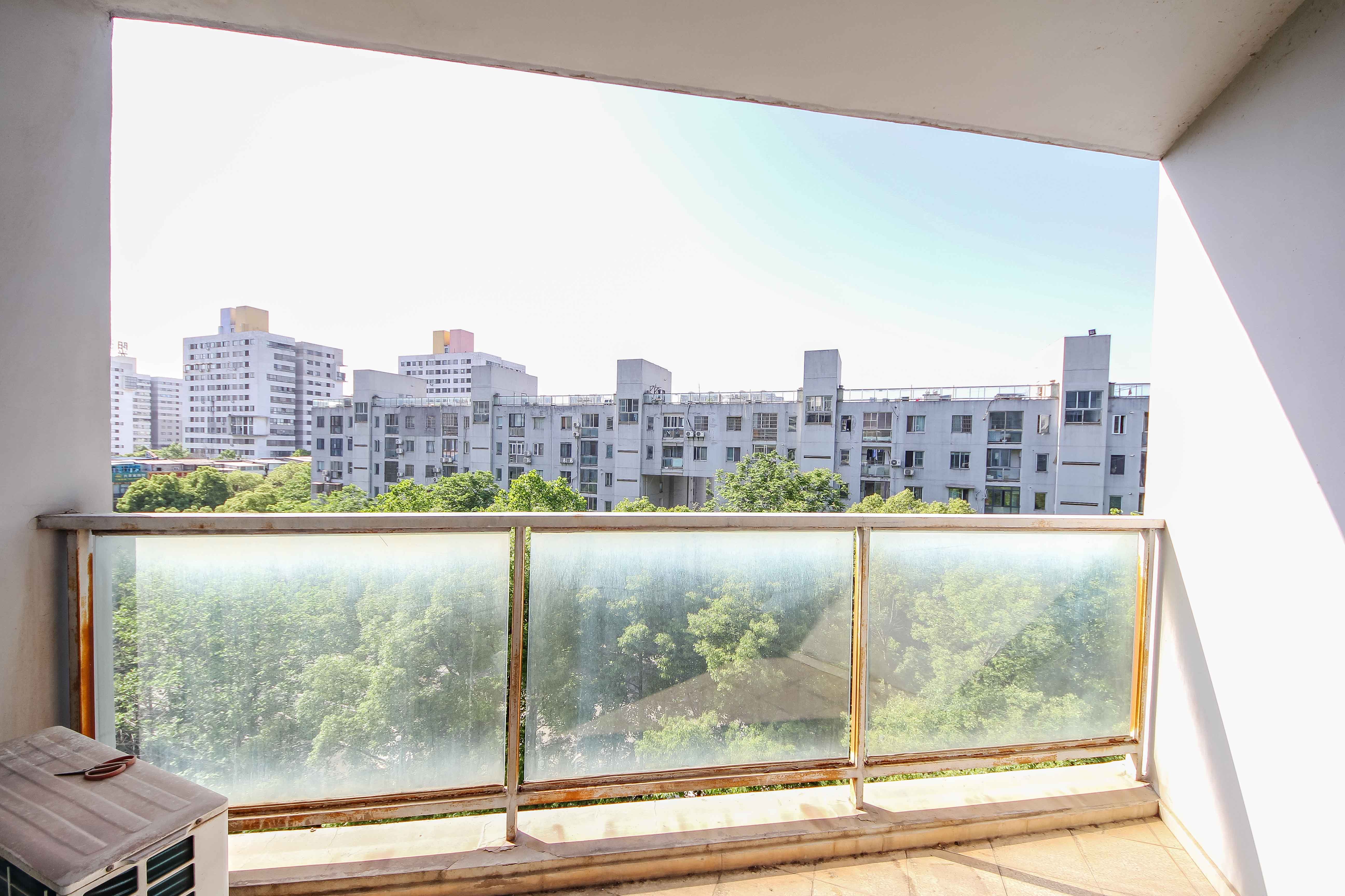 阳光100二期  3室2厅2卫   105.00万其他