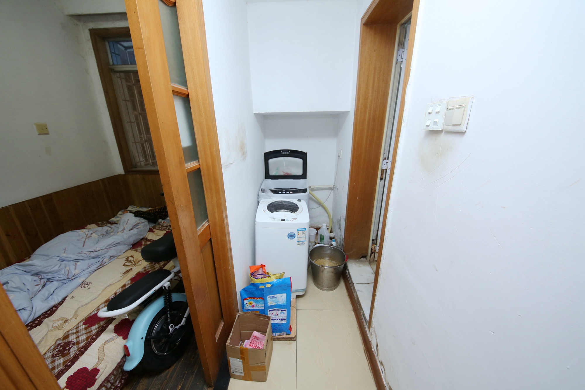 园中园  3室2厅1卫   85.00万卧室