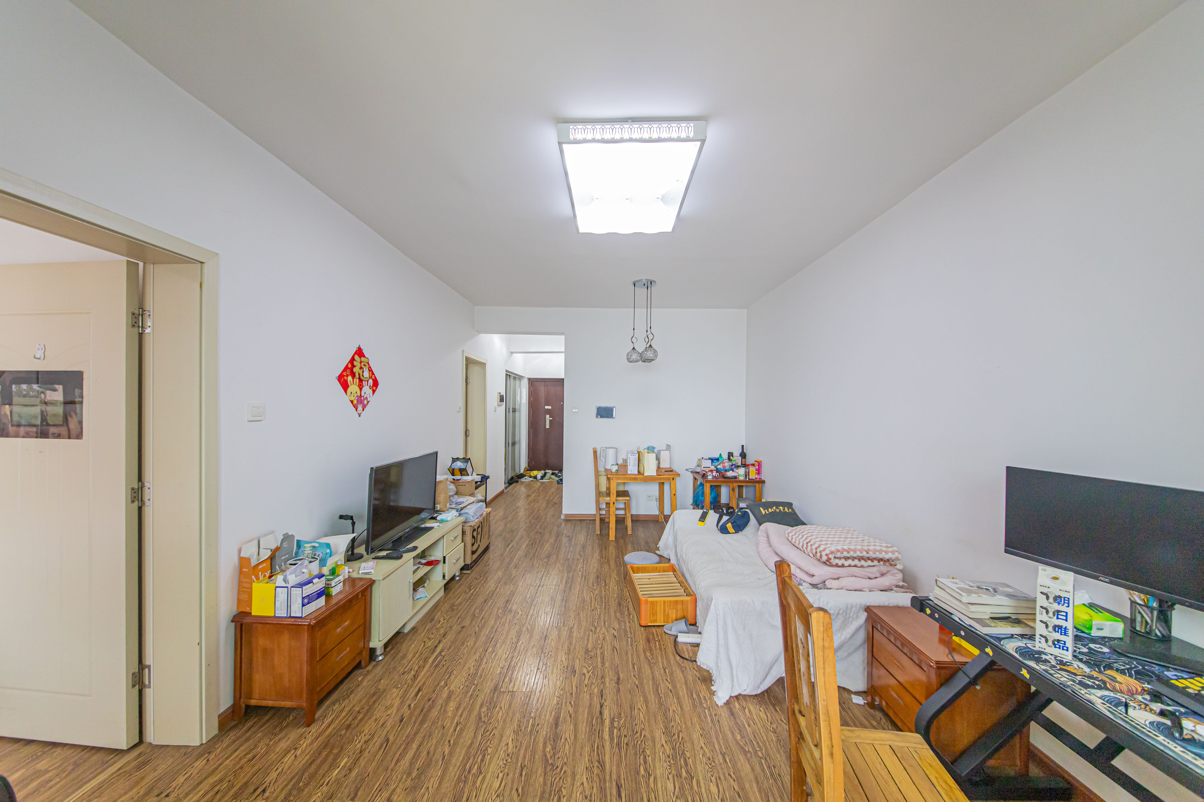 克拉美丽山庄(晟领国际) 2室1厅1卫 60.00万 克拉美丽山庄(晟领国际) 2室1厅1卫 60.00万客厅