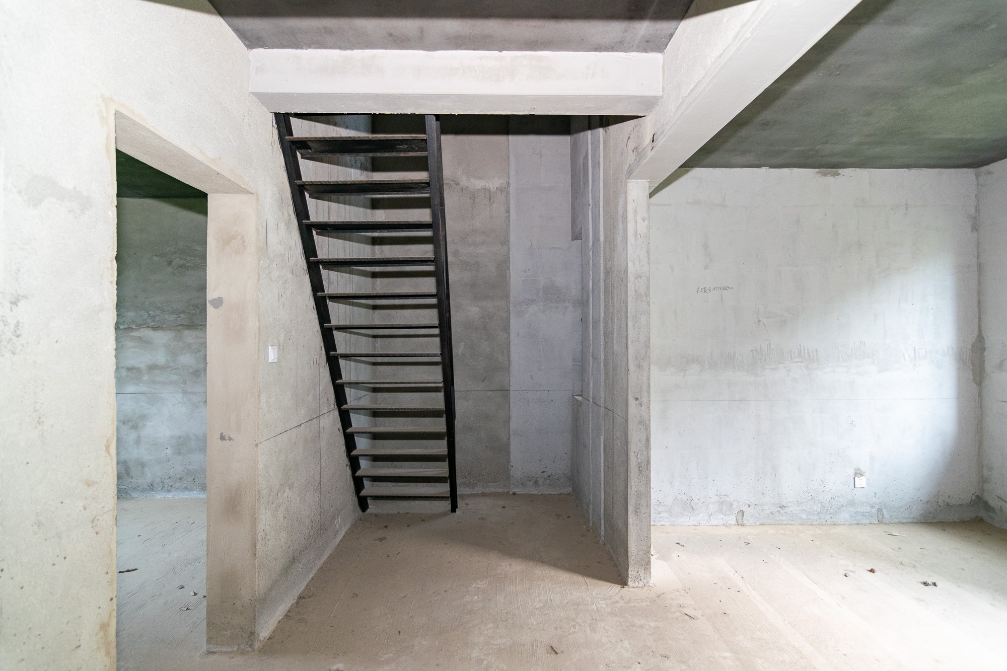 澳海澜庭 5室2厅2卫 125.00万 澳海澜庭 5室2厅2卫 125.00万其他