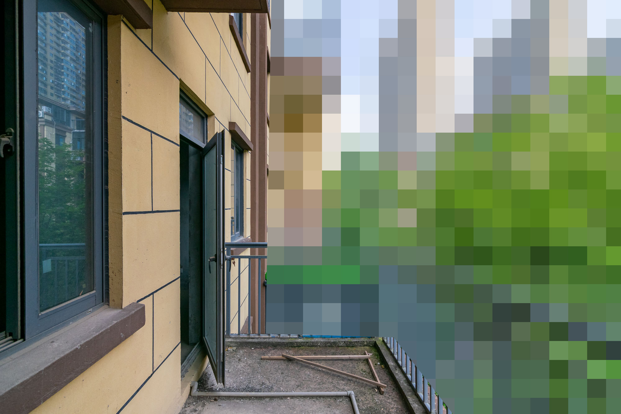 澳海澜庭 5室2厅2卫 125.00万 澳海澜庭 5室2厅2卫 125.00万阳台