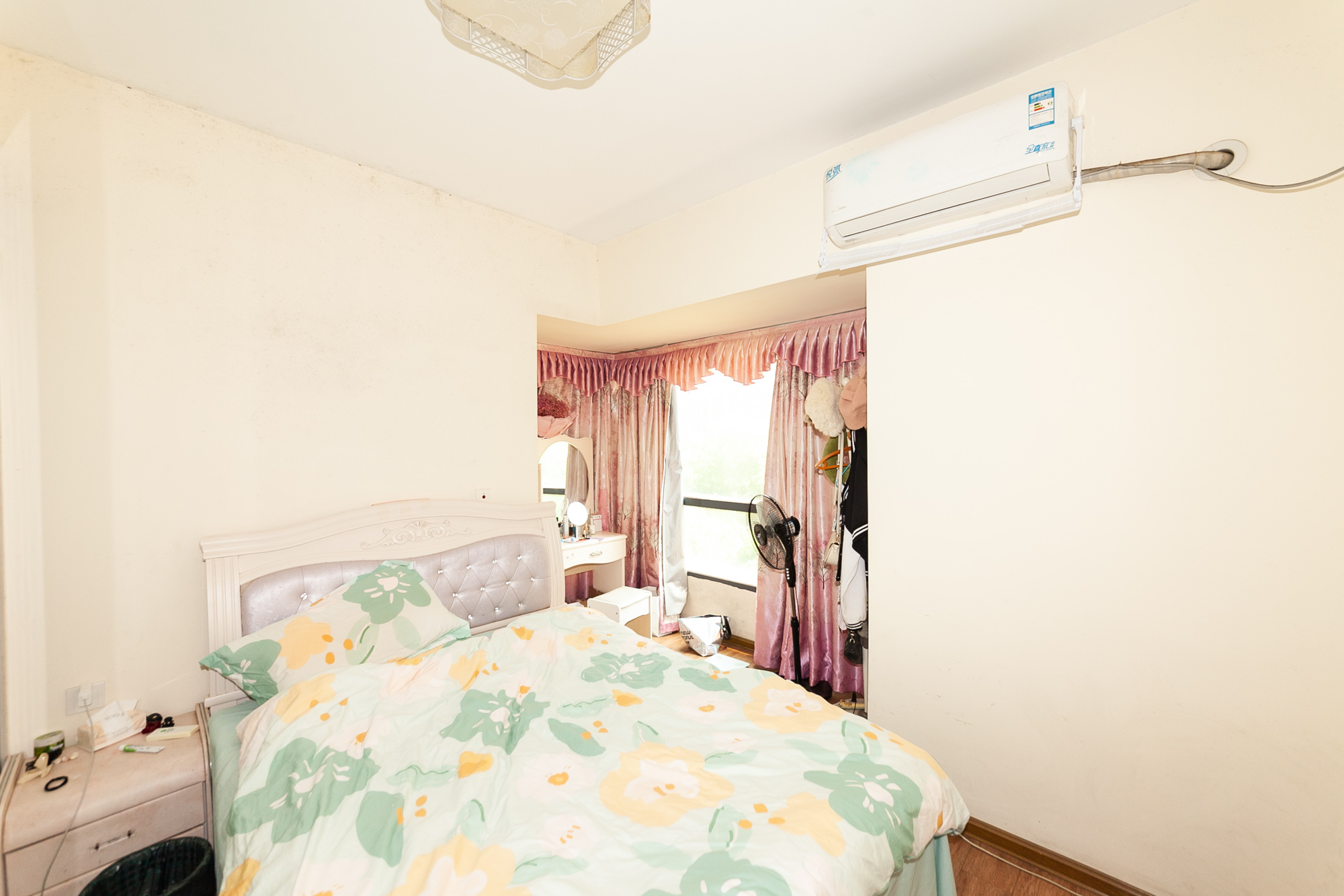 勤诚达新界 3室2厅1卫 92.40万 勤诚达新界 3室2厅1卫 92.40万卧室