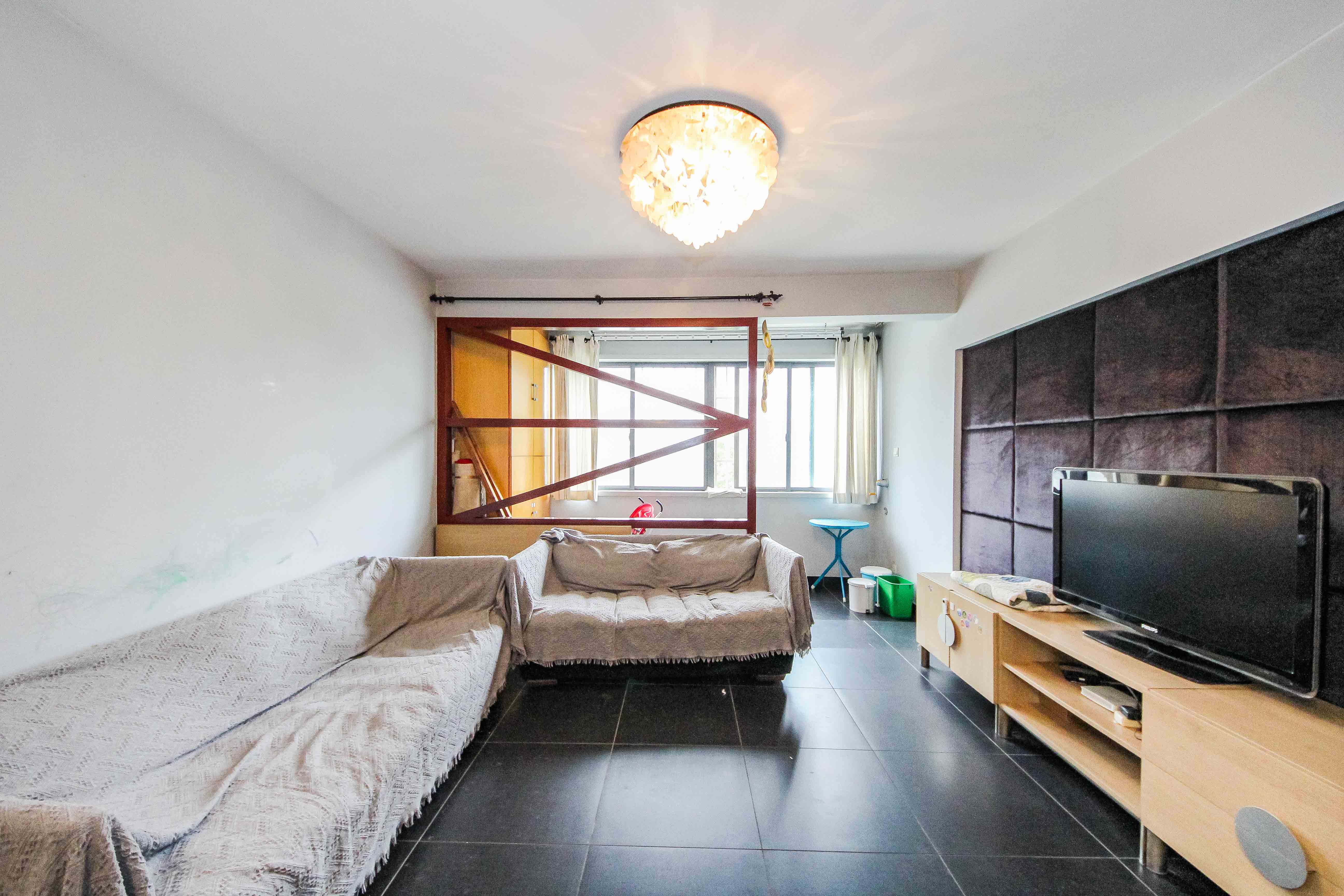 阳光100一期、四五期 3室2厅1卫 79.8万 阳光100一期、四五期 3室2厅1卫 79.8万客厅