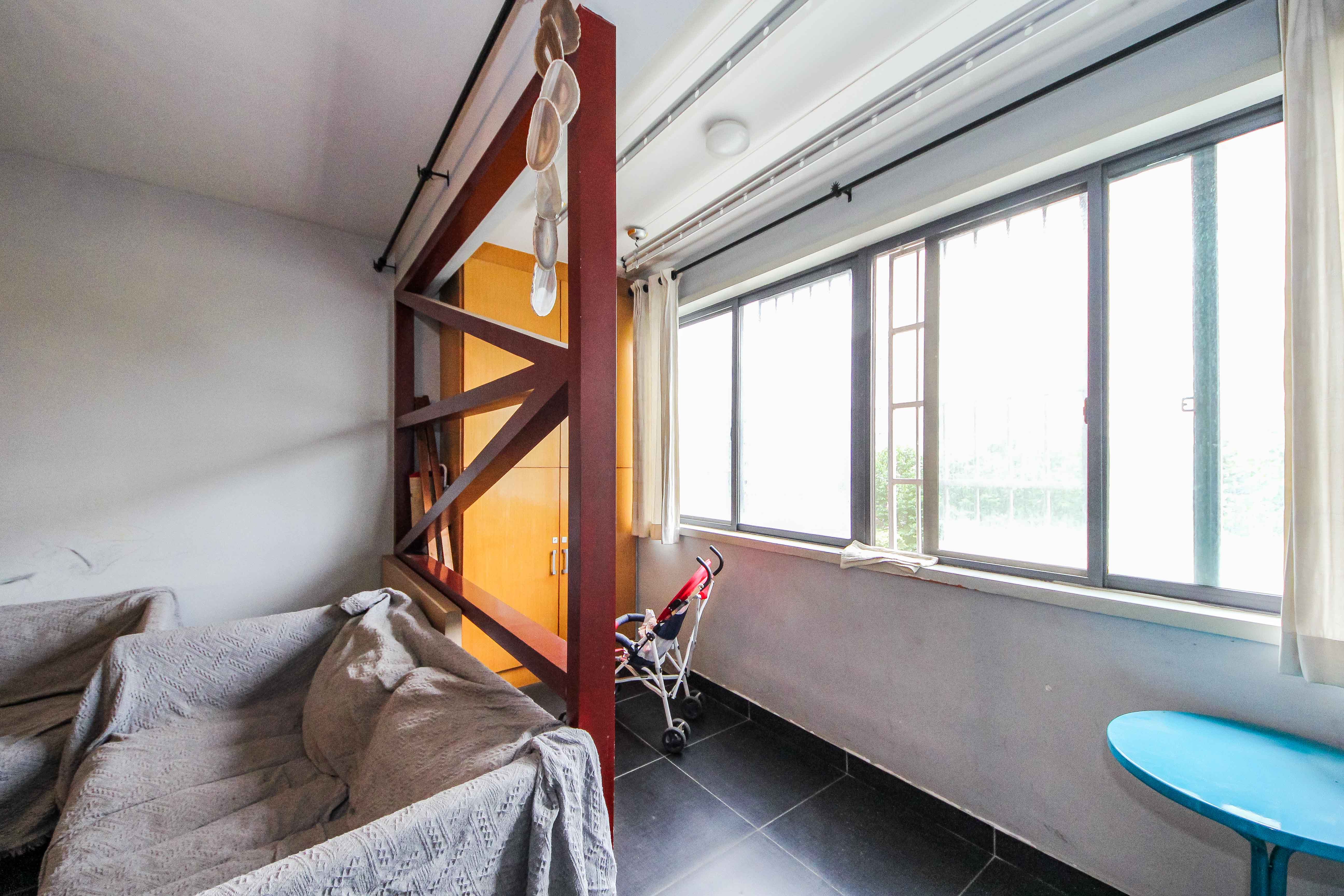 阳光100一期、四五期 3室2厅1卫 79.8万 阳光100一期、四五期 3室2厅1卫 79.8万阳台