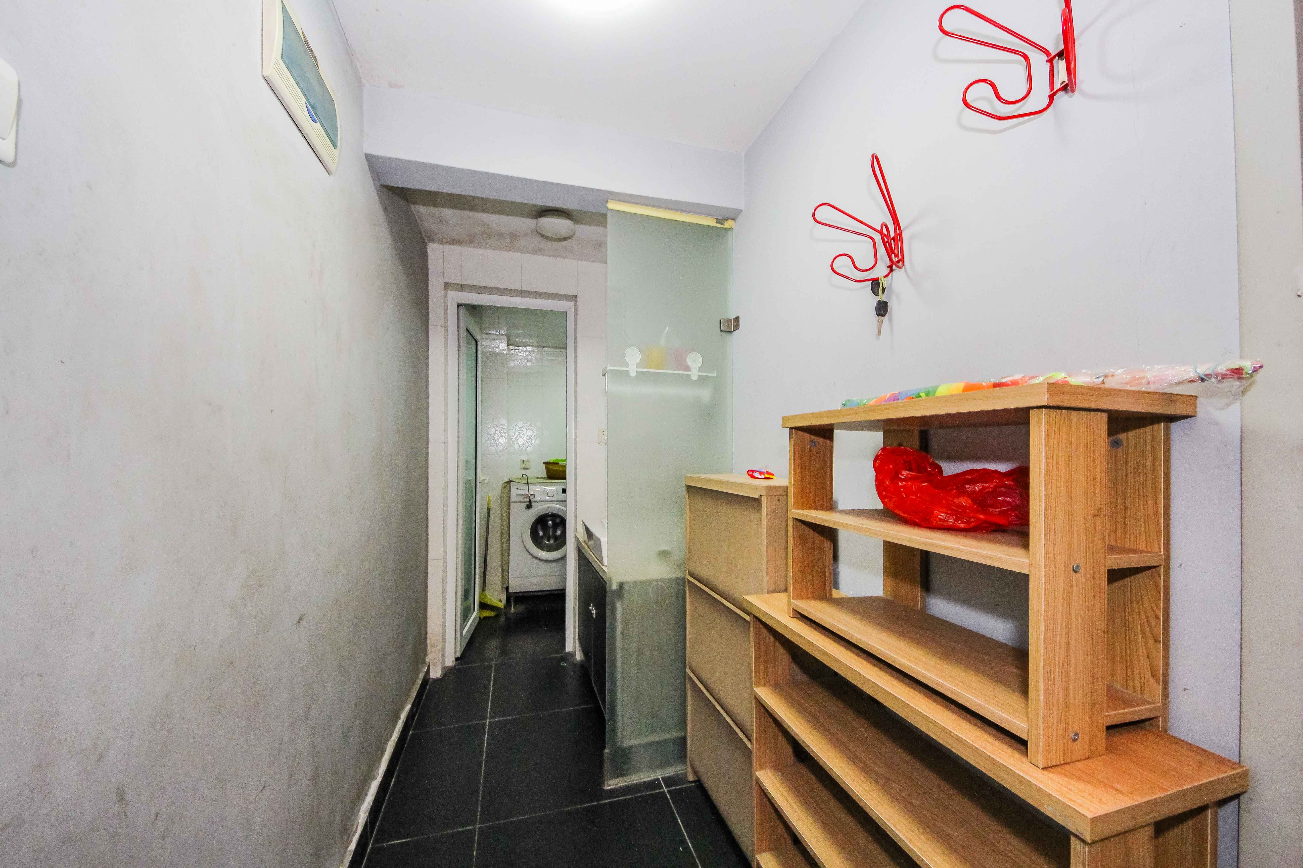 阳光100一期、四五期 3室2厅1卫 79.8万 阳光100一期、四五期 3室2厅1卫 79.8万卫生间