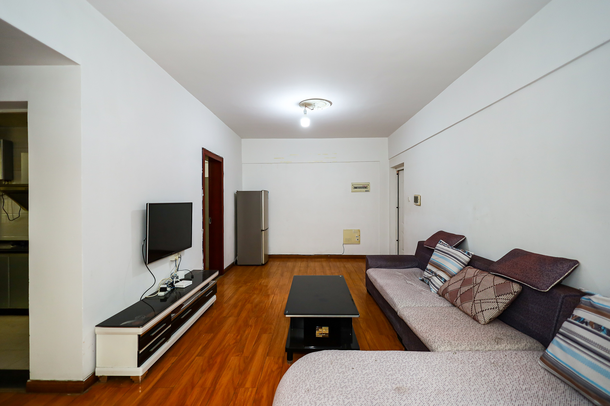 爱都（IDO）  2室2厅1卫   56.00万客厅