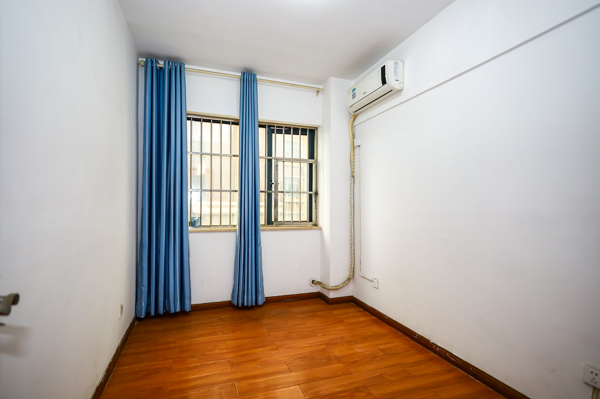 爱都（IDO）  2室2厅1卫   56.00万卧室