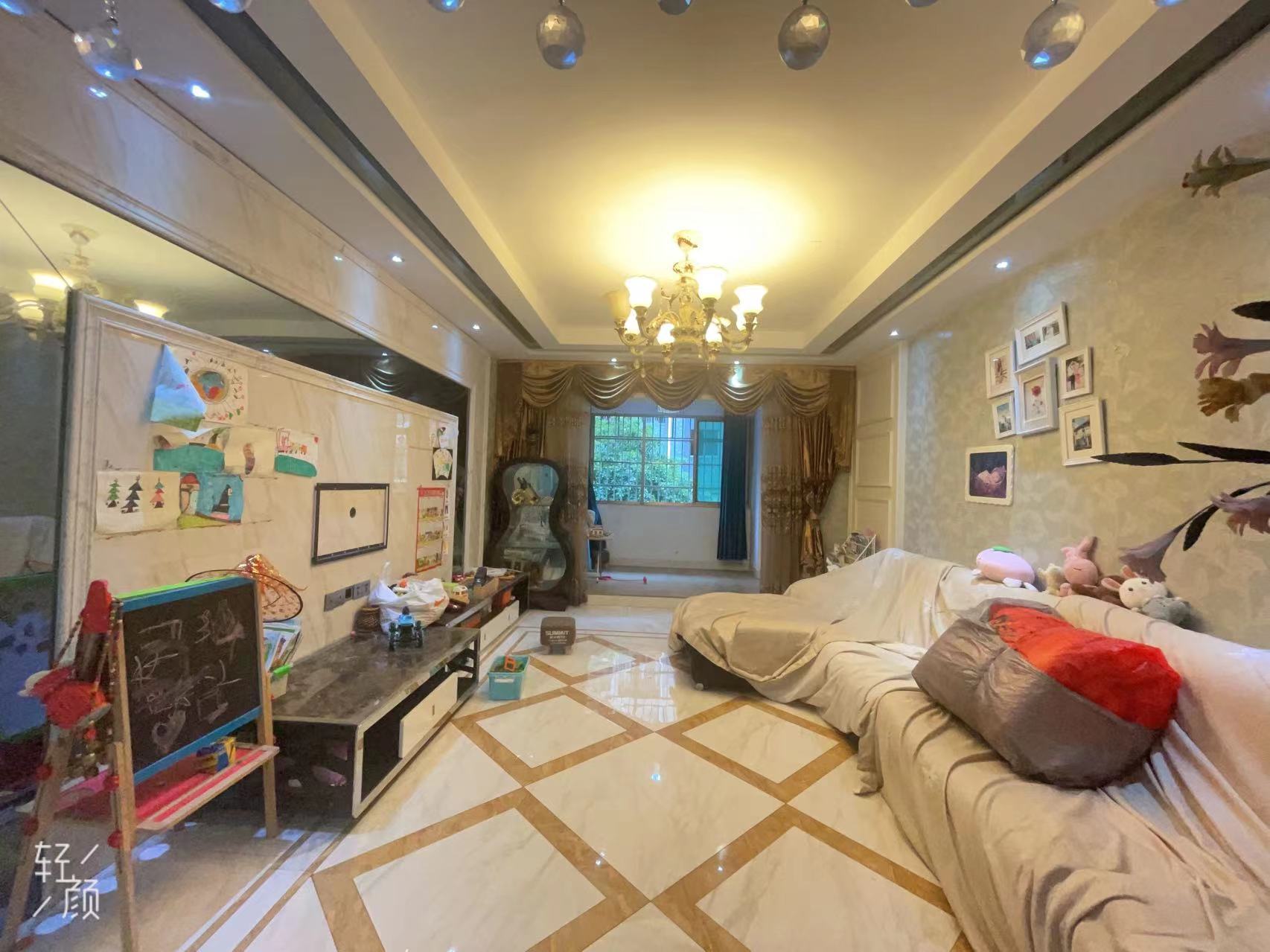 东湖小区 3室2厅2卫 49.80万 东湖小区 3室2厅2卫 49.80万室内图