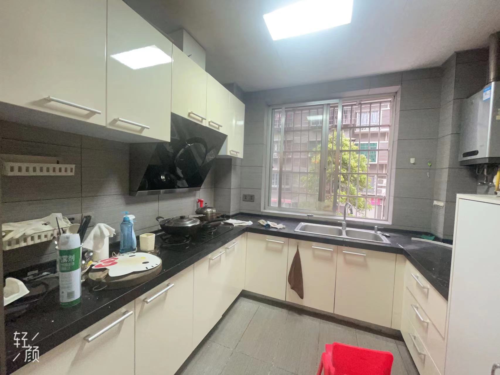 东湖小区 3室2厅2卫 49.80万 东湖小区 3室2厅2卫 49.80万室内图