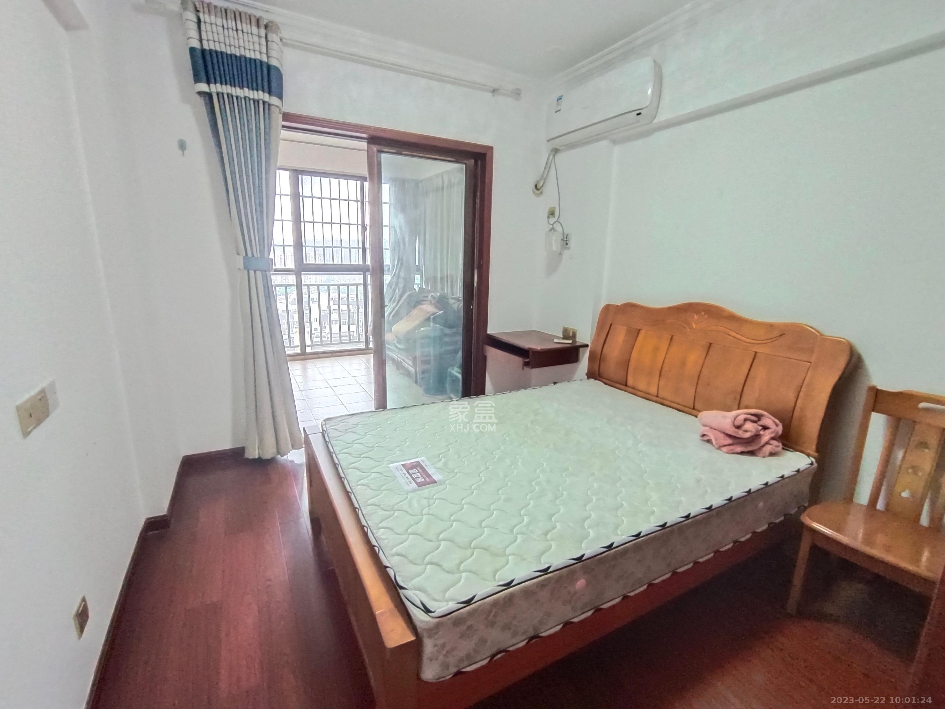 世景华庭  4室2厅1卫   2700.00元/月室内图