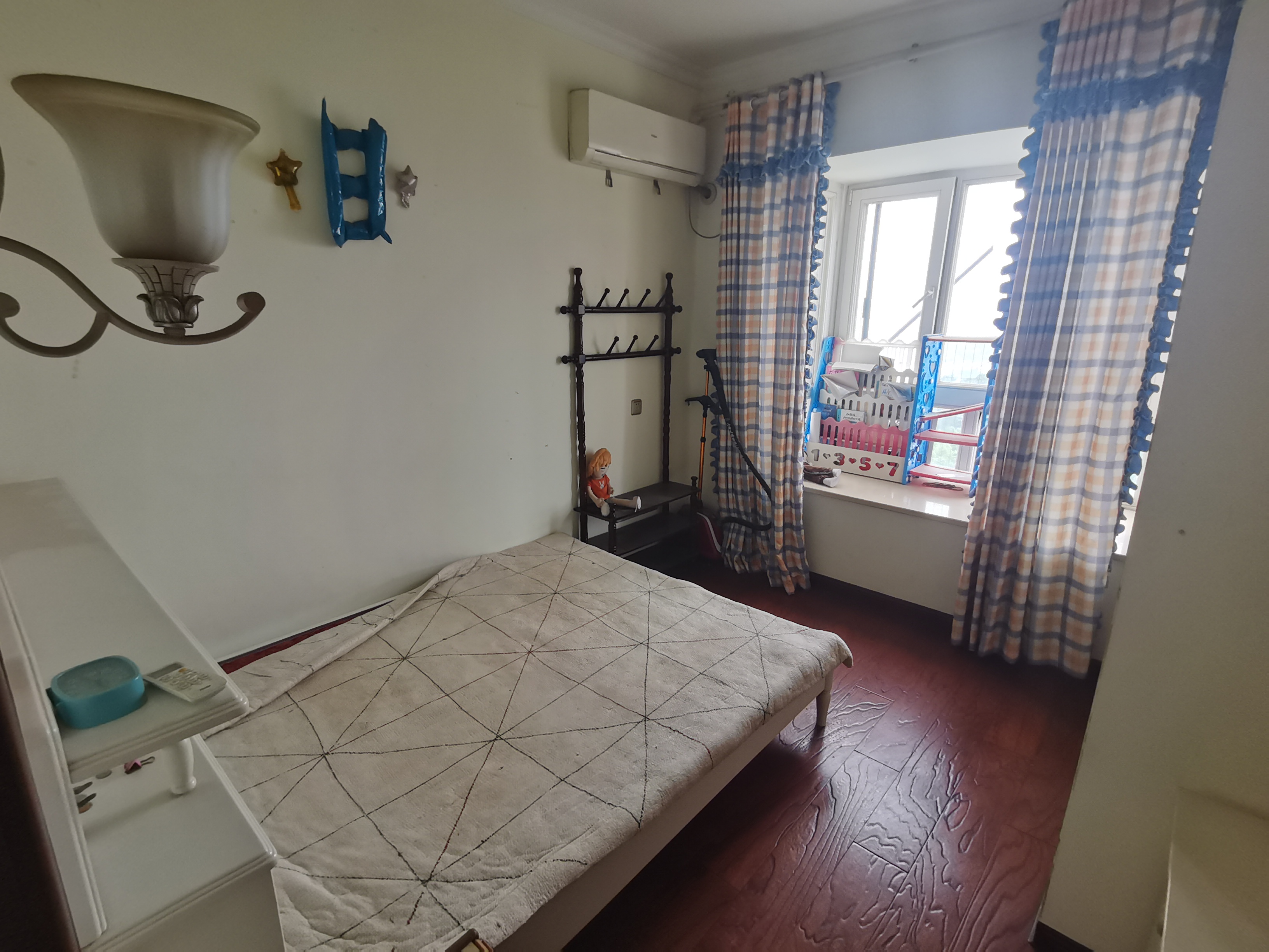 地税新村  0室0厅0卫   96.00万 地税新村  0室0厅0卫   96.00万室内图