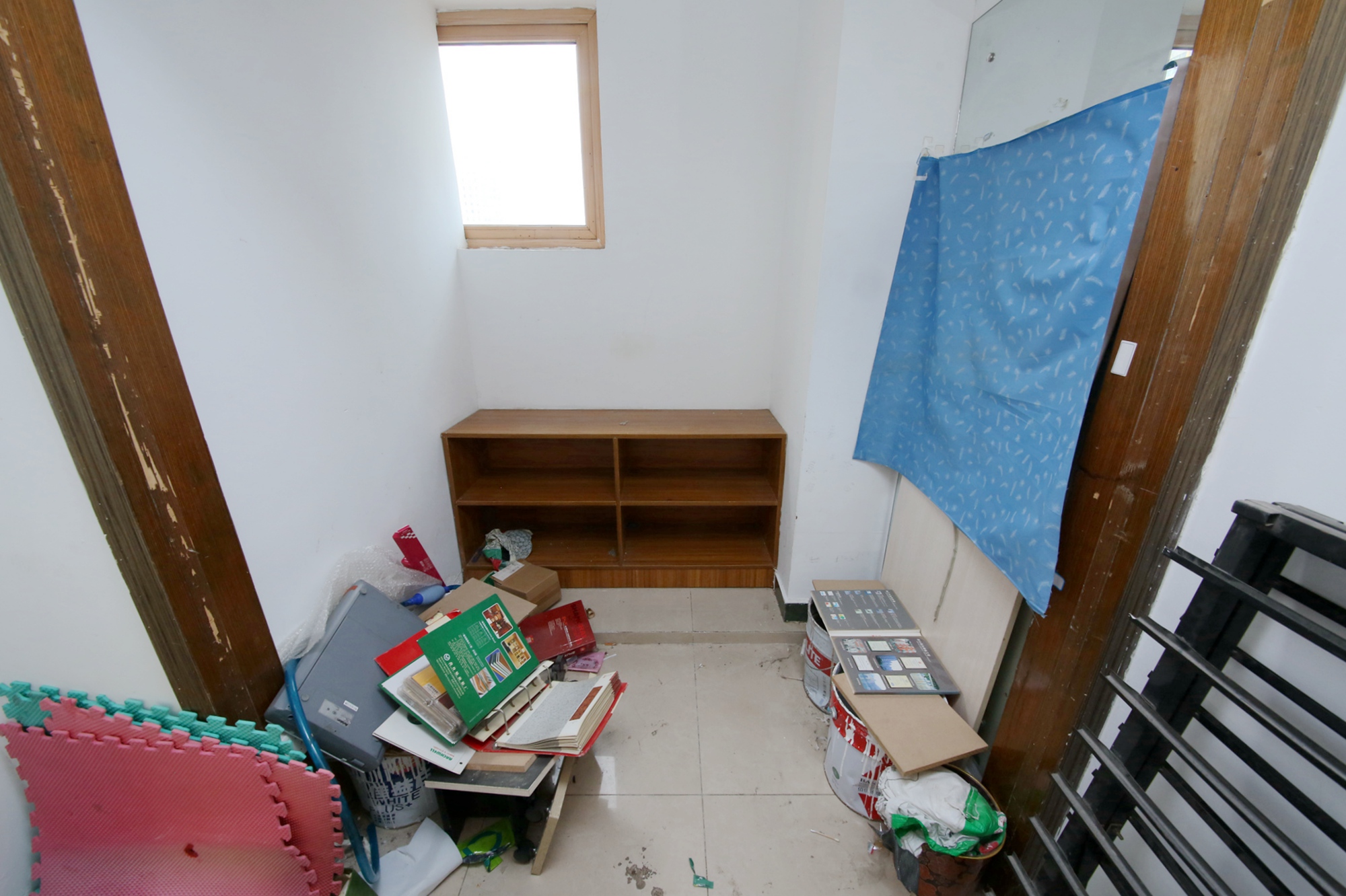 元盛大厦  4室2厅2卫   263.70万卫生间