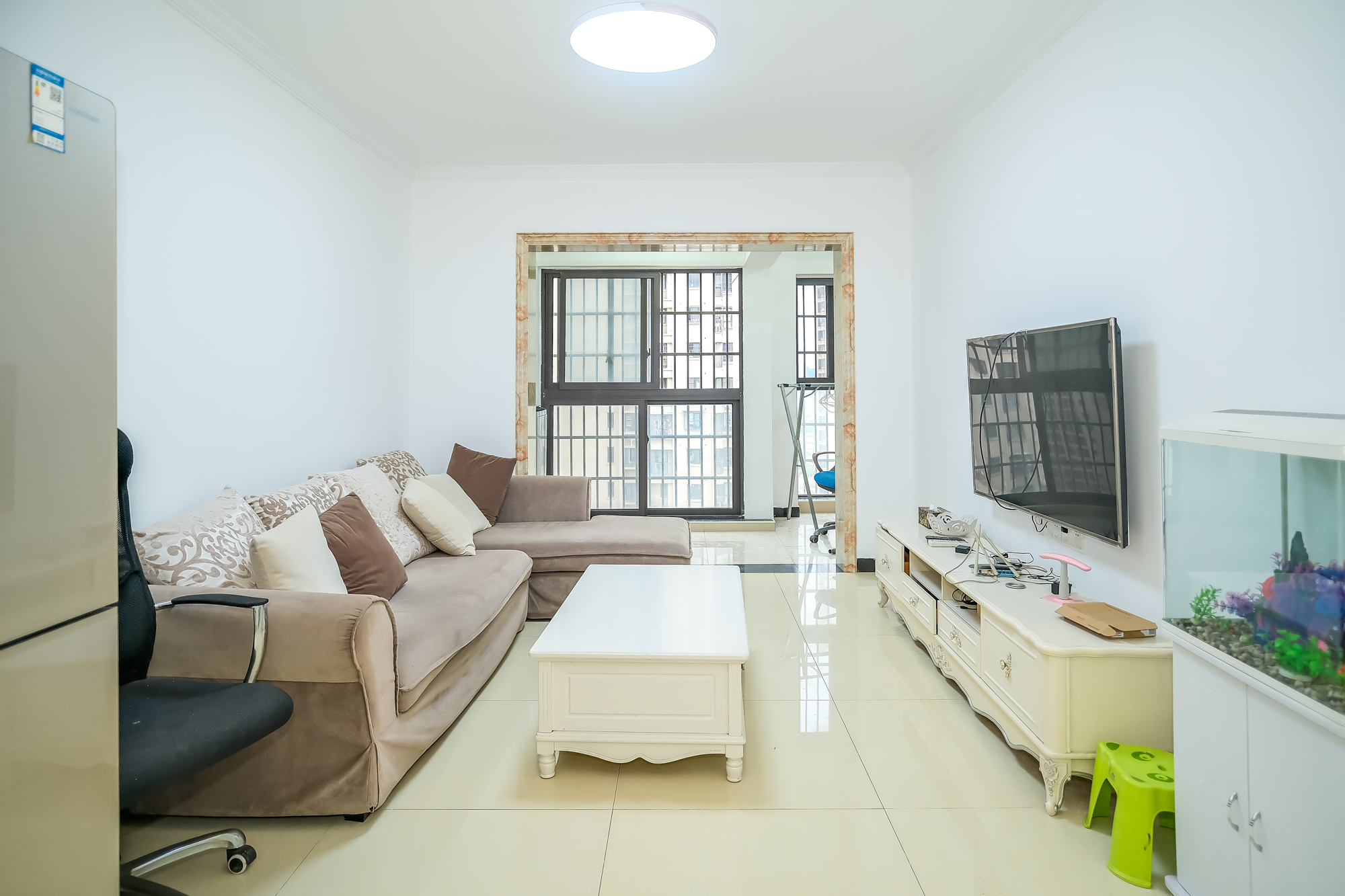 金科时代中心 2室2厅1卫 50.8万 金科时代中心 2室2厅1卫 50.8万客厅